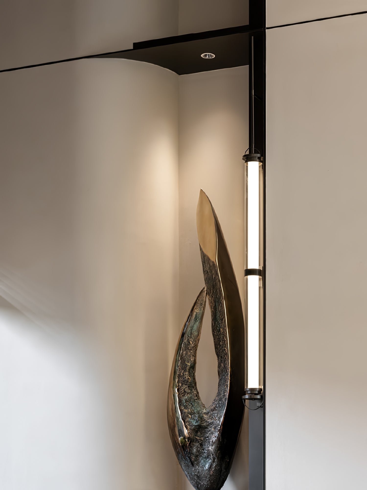 Modern Meridian Vertical Wall Sconce - Adjustable LED Light Fixture for Bedroom, Hallway & Living Room Decor