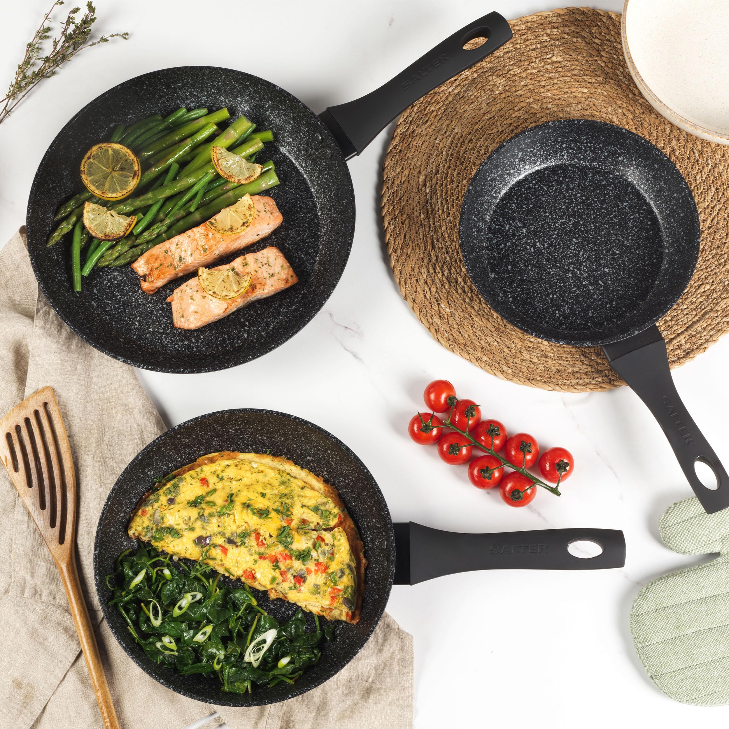 **Salter BW05746 Megastone 24 cm Non-Stick Frying Pan – PFOA-Free Forged Aluminum, 10x Durable Coating, Soft Touch Handle, Induction & Metal Utensil Safe – Perfect for Eggs, Pancakes & Stir-Fry**