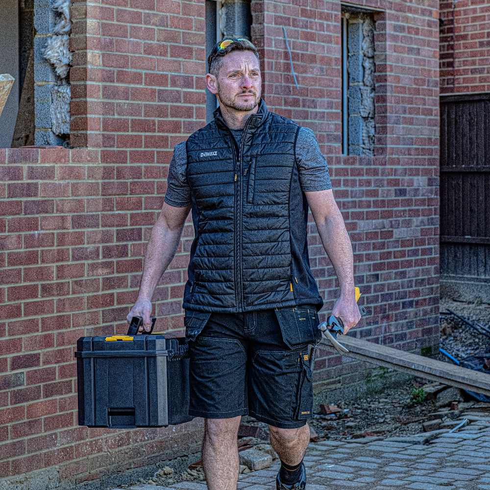DeWalt Force Soft Padded Lightweight Work Vest - Durable Construction Vest for Carpenters, Electricians & Outdoor Workers - Ideal for Job Sites & DIY Projects