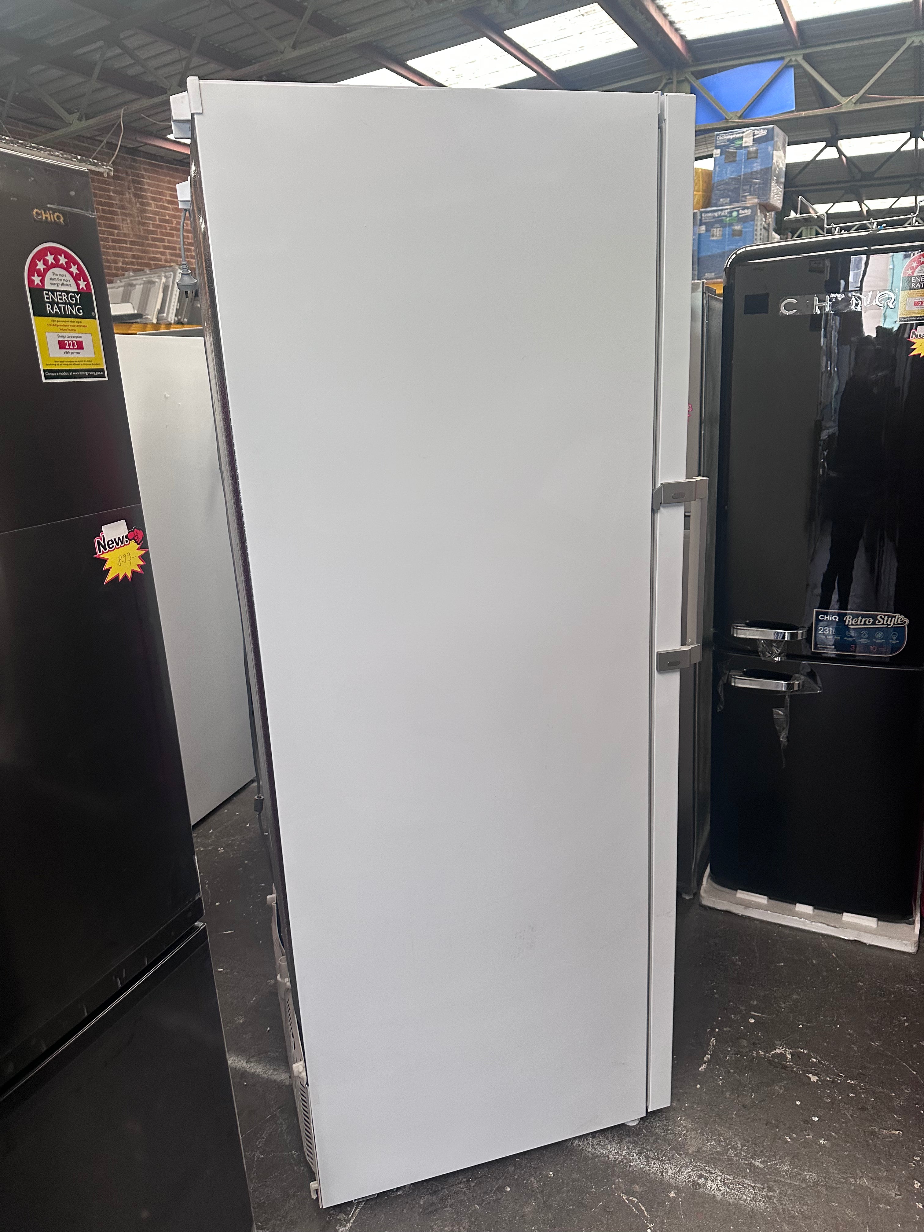 Beko 404L Frost Free Upright Freezer - Energy Efficient European Made Appliance (BVF404W) with 12 Month Warranty - Perfect for Home, Restaurant & Commercial Kitchen Storage