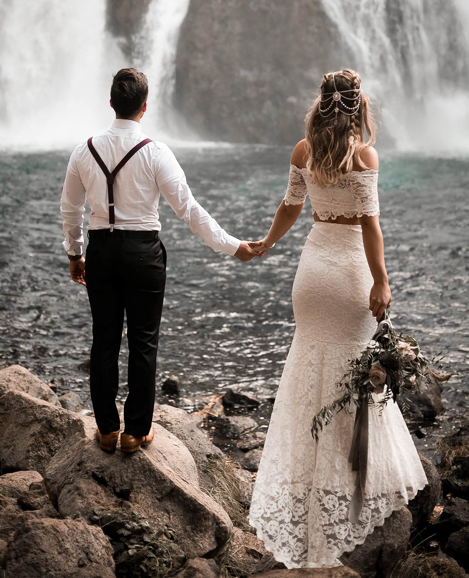 Sukleet Women's Boho Lace Two-Piece Wedding Dress with Sleeves - Elegant Mermaid Bridal Gown for Beach Weddings, Outdoor Ceremonies & Romantic Photoshoots