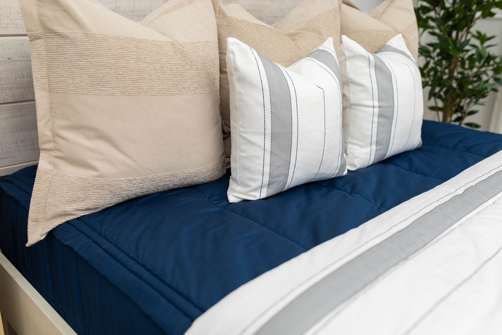 Soft & Cozy Ethan Blanket - Ultra Plush Fleece Throw for Bed, Couch & Travel - Perfect for Winter, Gifts & Home Decor