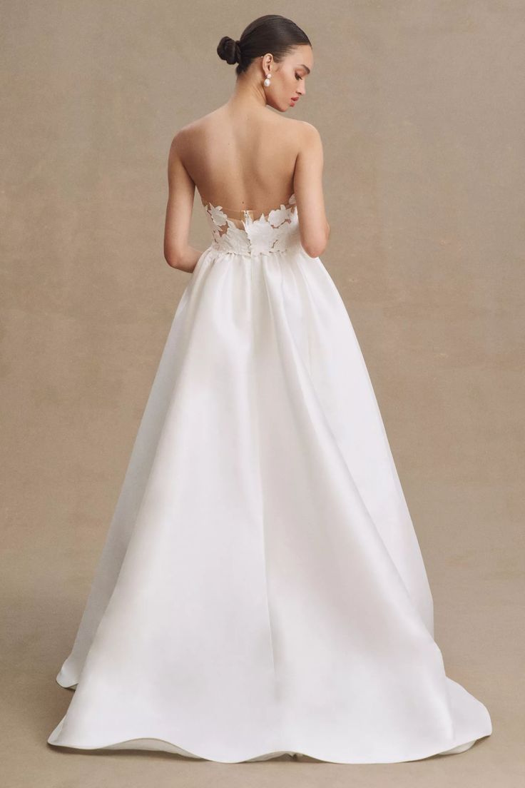 Wtoo by Watters Jordy Wedding Gown - Elegant Lace Bridal Dress for Romantic Ceremonies & Formal Events