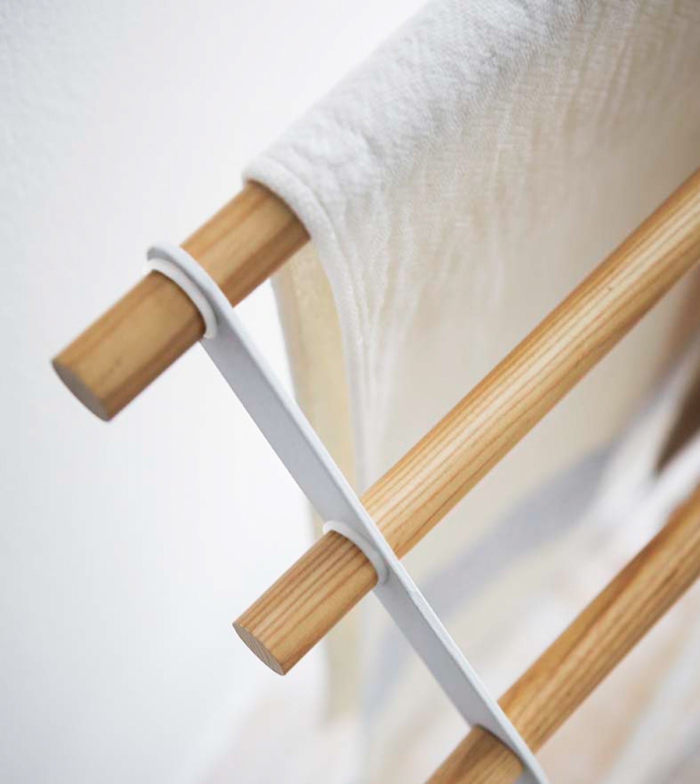 32 Inch Bath Towel Rack - Stainless Steel & Wood Wall Mounted Towel Holder for Bathroom, Spa, or Gym - Space Saving Storage Solution