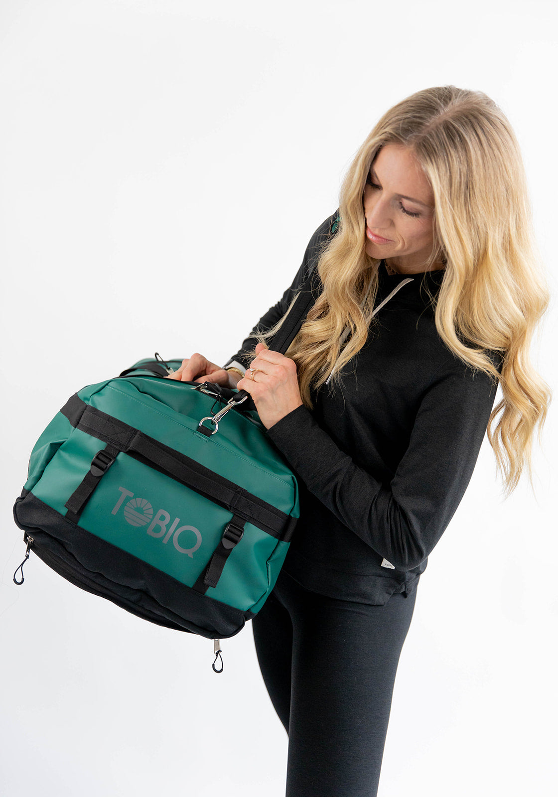 Waterproof 60L Travel Duffel Bag - Lightweight Foldable Gym Duffle with Shoulder Strap for Camping, Hiking, Sports & Weekend Getaways