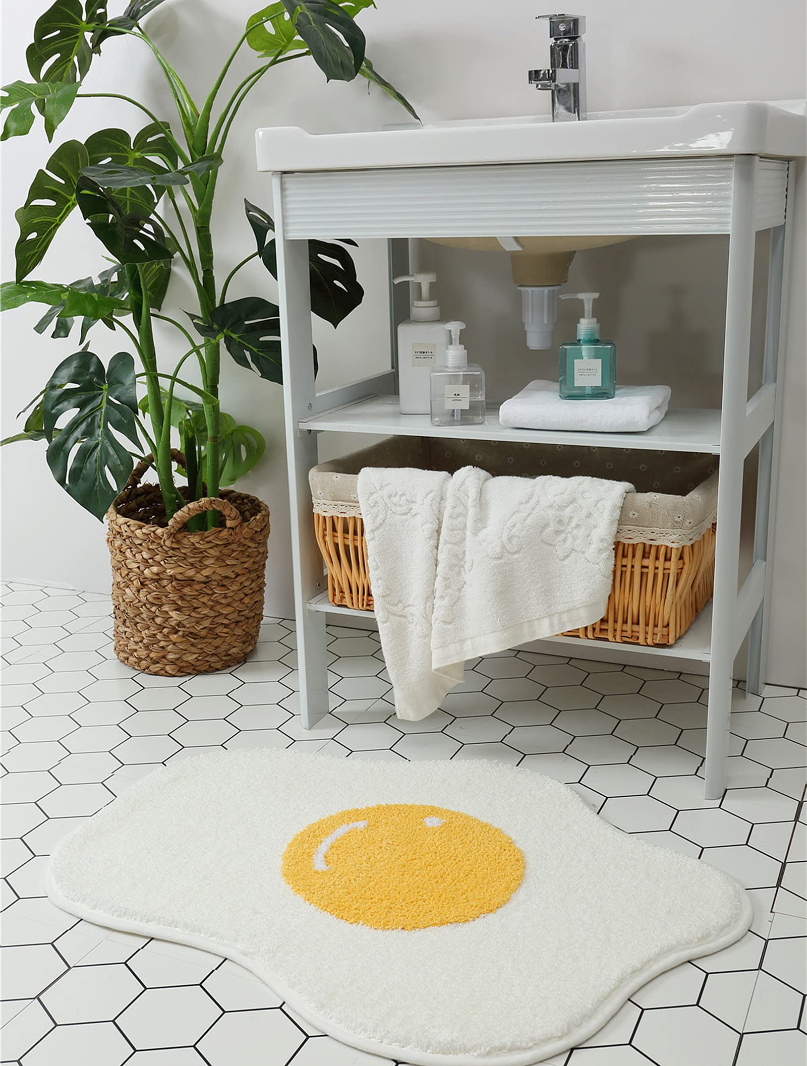 UKELER Soft Non-Slip Egg Shaped Bath Mat 29.5