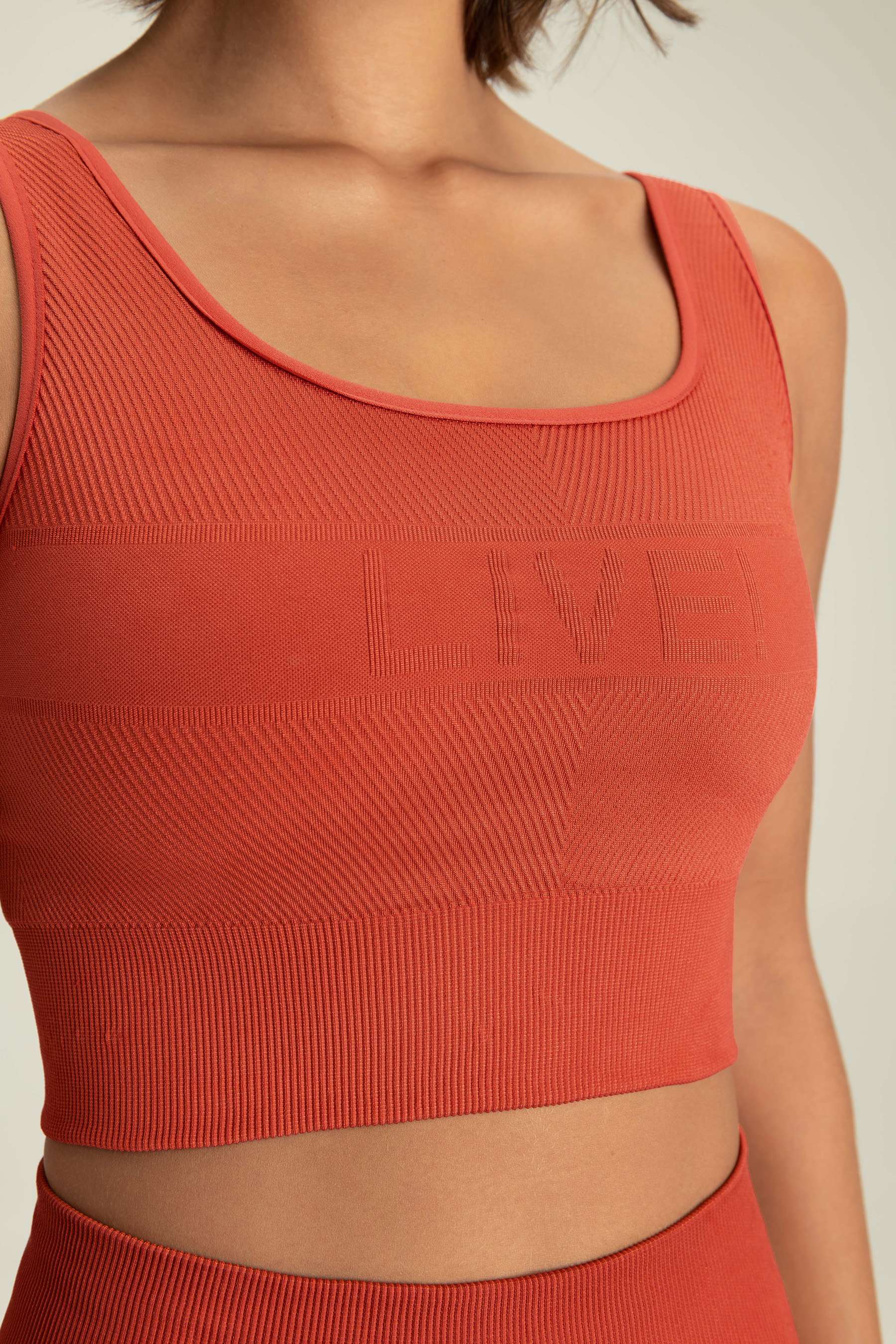 High-Quality Seamless Sports Bra for Women - Comfortable Workout & Yoga Top - Perfect for Running, Gym & Activewear