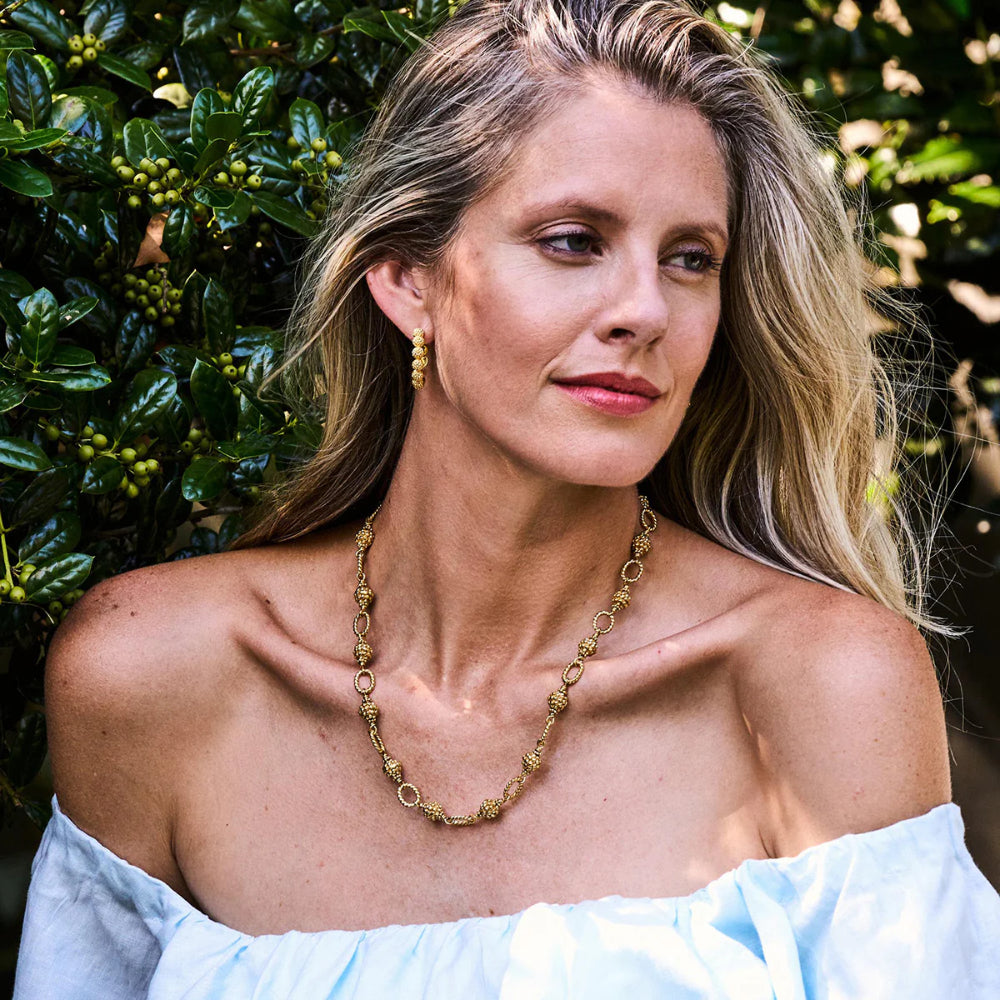 Capucine De Wulf Berry Icon Small Hoop Earrings - Gold Plated Dainty Hoops for Women, Minimalist Everyday Jewelry Gift | Perfect for Office, Date Night & Casual Outfits