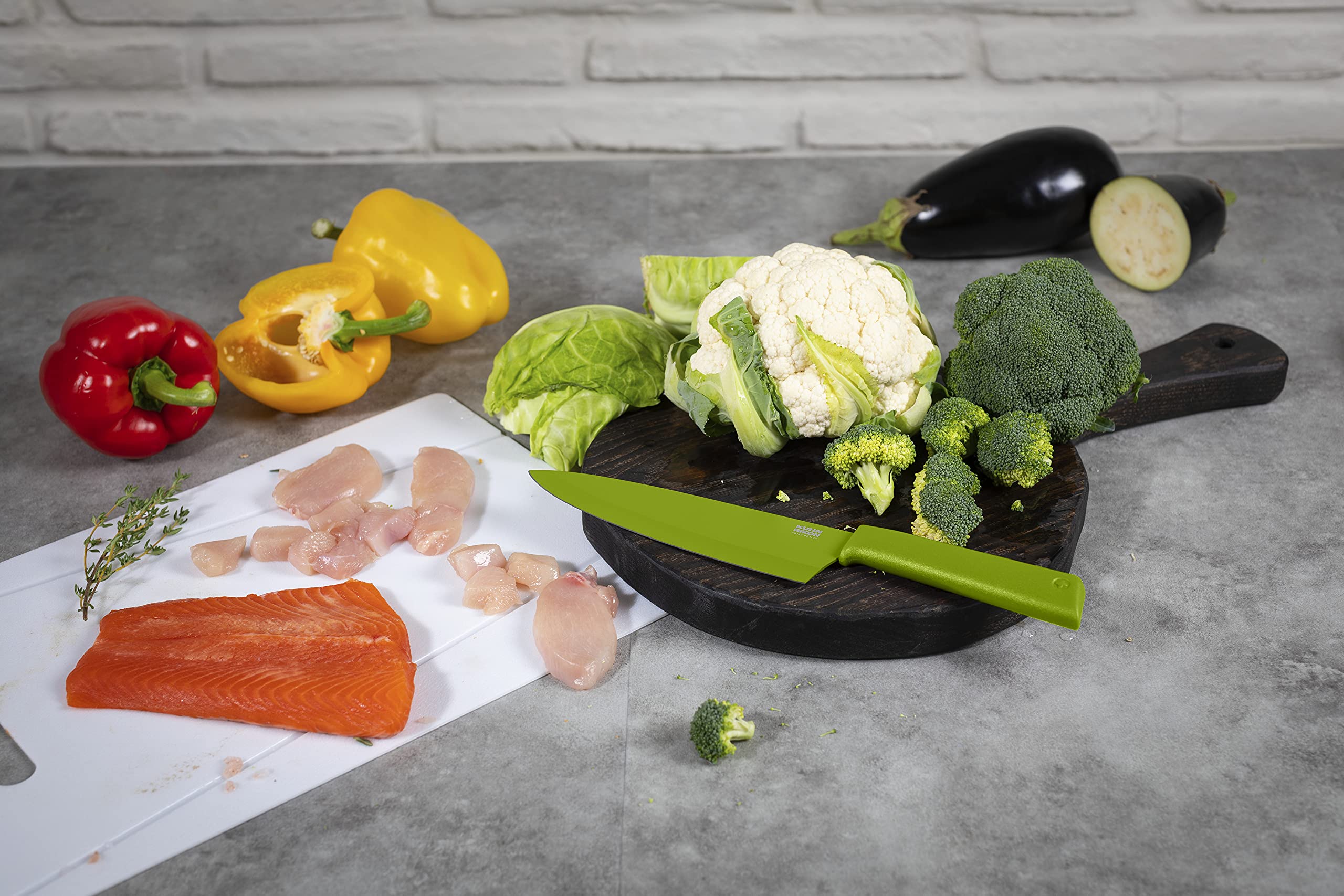 KUHN RIKON Colori+ 30cm Green Non-Stick Chef's Knife with Safety Sheath - Professional Kitchen Knife for Slicing, Dicing & Chopping Vegetables, Meat & Fruits