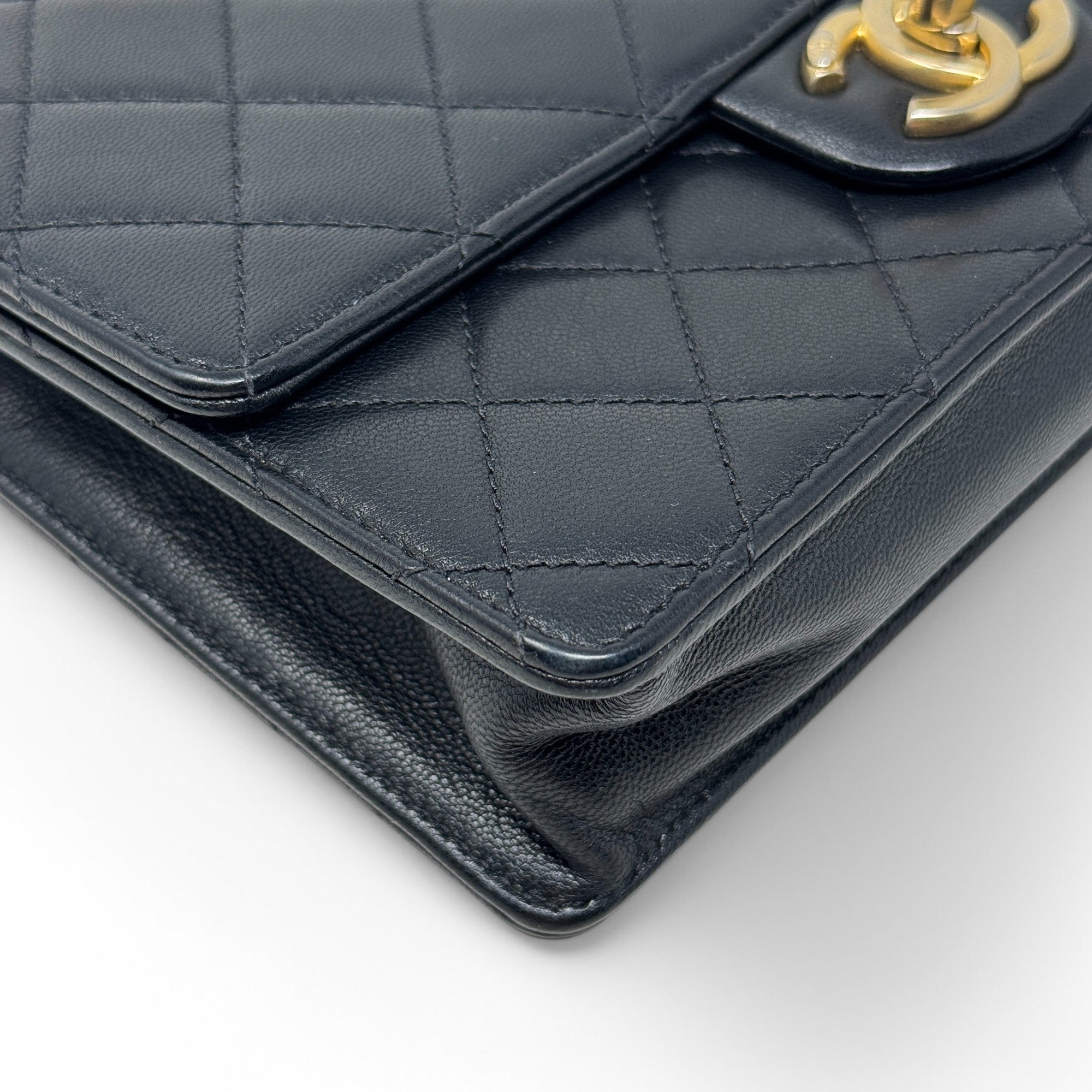 Chanel Black Small Chic Pearl Flap Bag - Luxury Designer Crossbody Purse for Women | Perfect for Evening Parties, Date Nights & Special Occasions