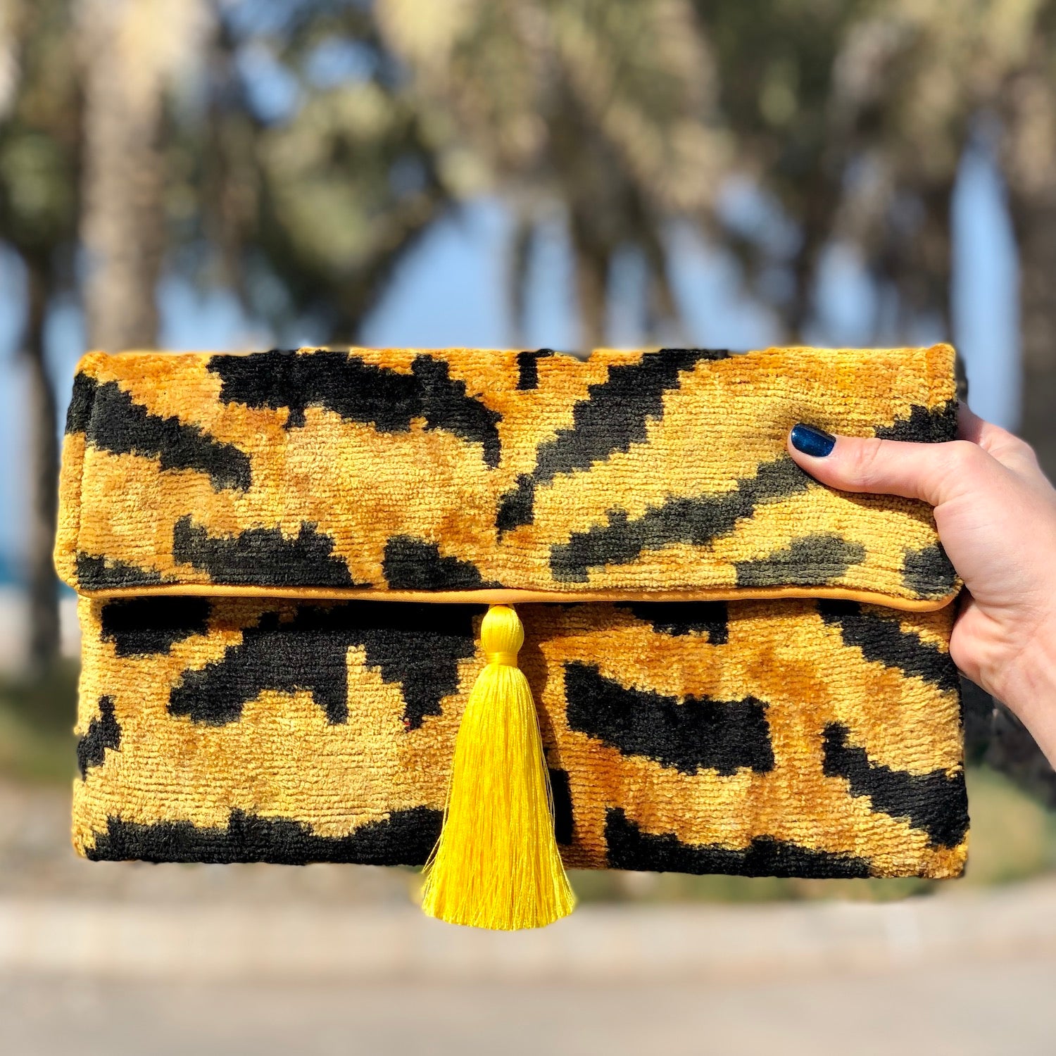 Stylish Ikat Clutch Bag for Women - Handmade Boho Purse with Exquisite Acireale Pattern - Perfect for Evening Parties, Weddings & Special Occasions