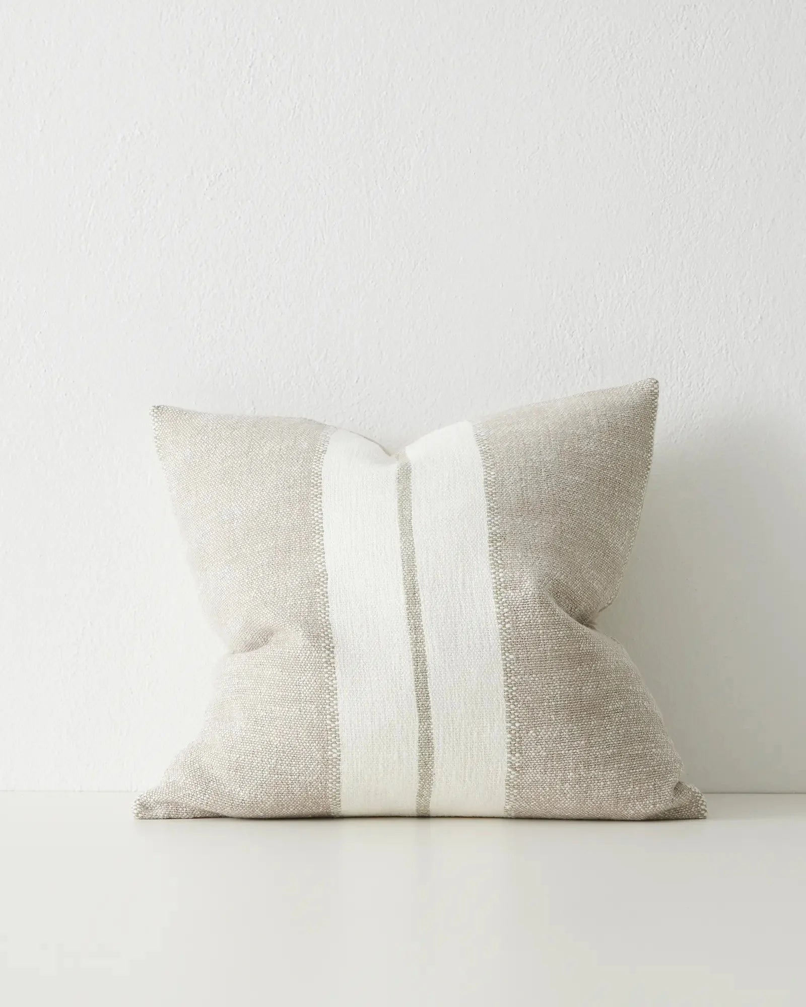 Ottavio Laurel Cushion - Soft & Comfortable Throw Pillow for Sofa, Bed, and Home Decor - Perfect for Living Room, Bedroom, and Office