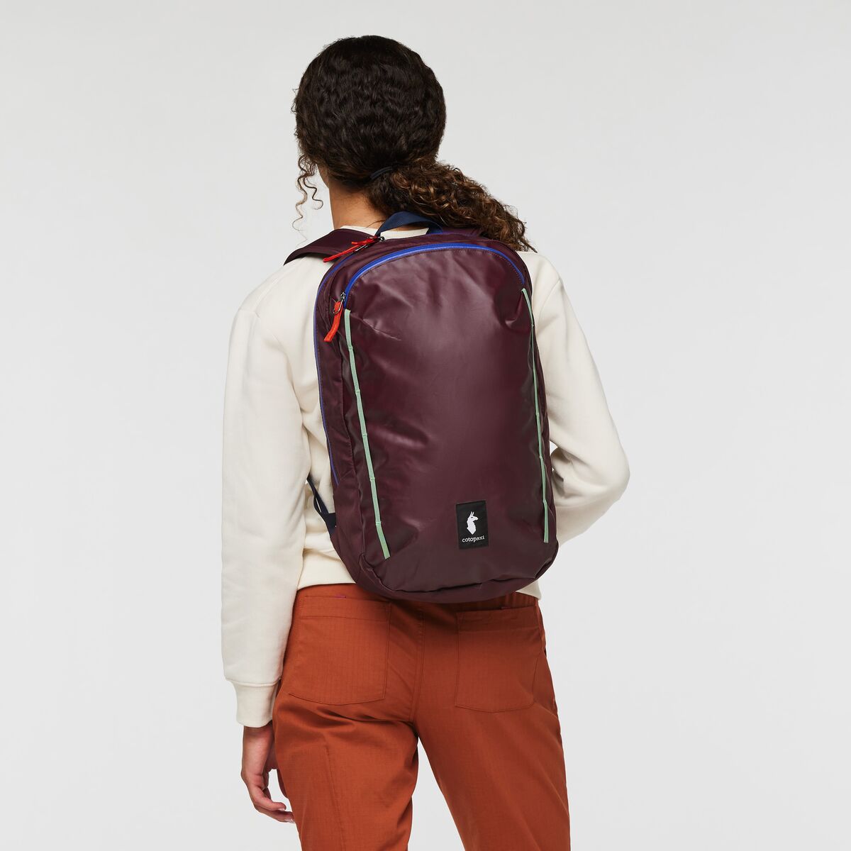 Cotopaxi Vaya 18L Backpack - Lightweight & Durable Daypack for Hiking, Travel & Commuting - Black (Cada Dia Collection)
