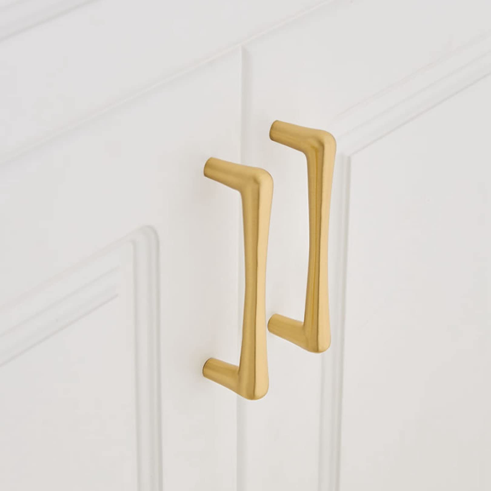 Solid Brass Cabinet Handles 2-Pack - Golden Drawer Pulls for Wardrobe & Dresser (128mm Hole) - Bathroom & Closet Hardware