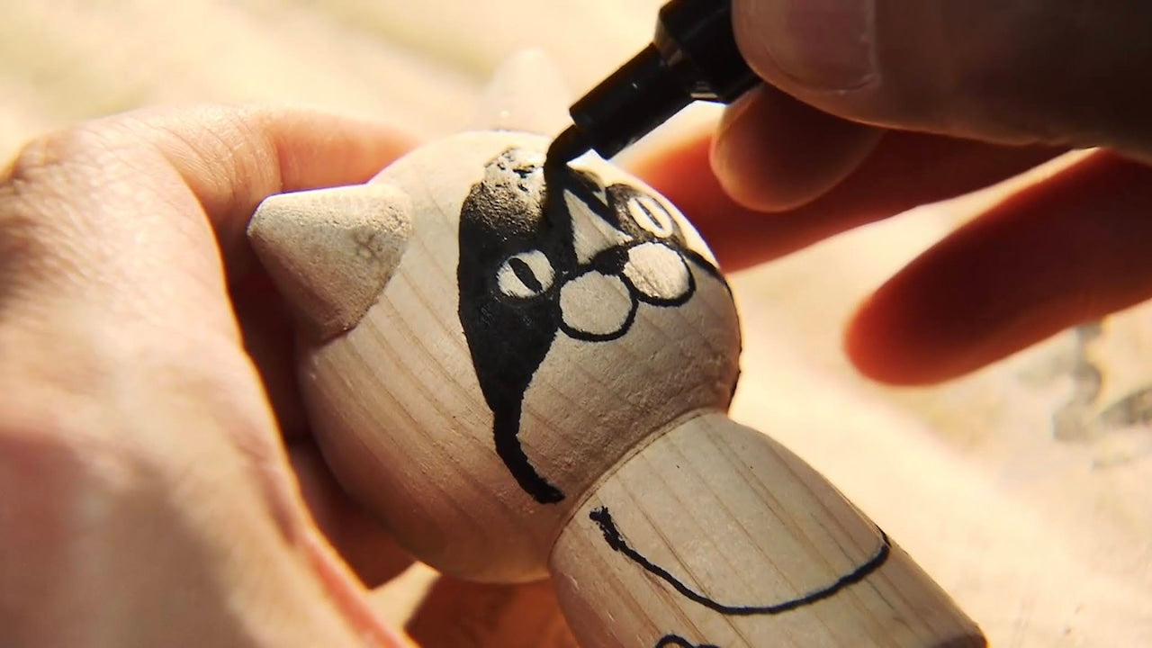 Handmade Japanese Kokeshi Doll - Black Cat Traditional Wooden Figurine | Home Decor, Gift for Cat Lovers, Zen & Japanese Culture Enthusiasts | Perfect for Shelf Display, Office Desk, or Themed Collections