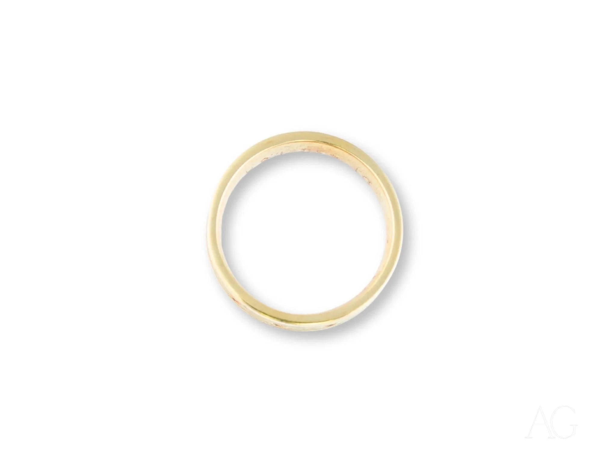 Royal Crest Elegant Wedding Band with Textured Accents - Perfect for Engagement Rings, Anniversary Gifts & Bridal Jewelry
