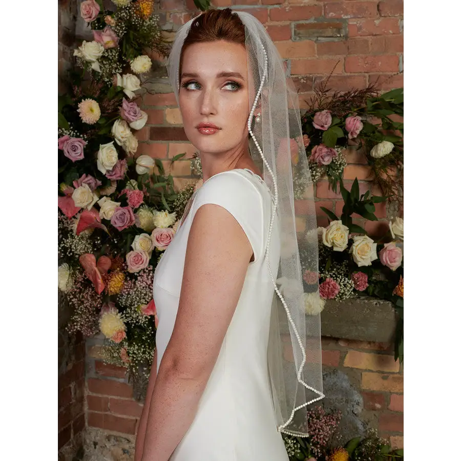 Elegant Lace Wedding Veil V2104SF - Perfect for Bridal Gowns, Church Ceremonies & Romantic Photo Shoots