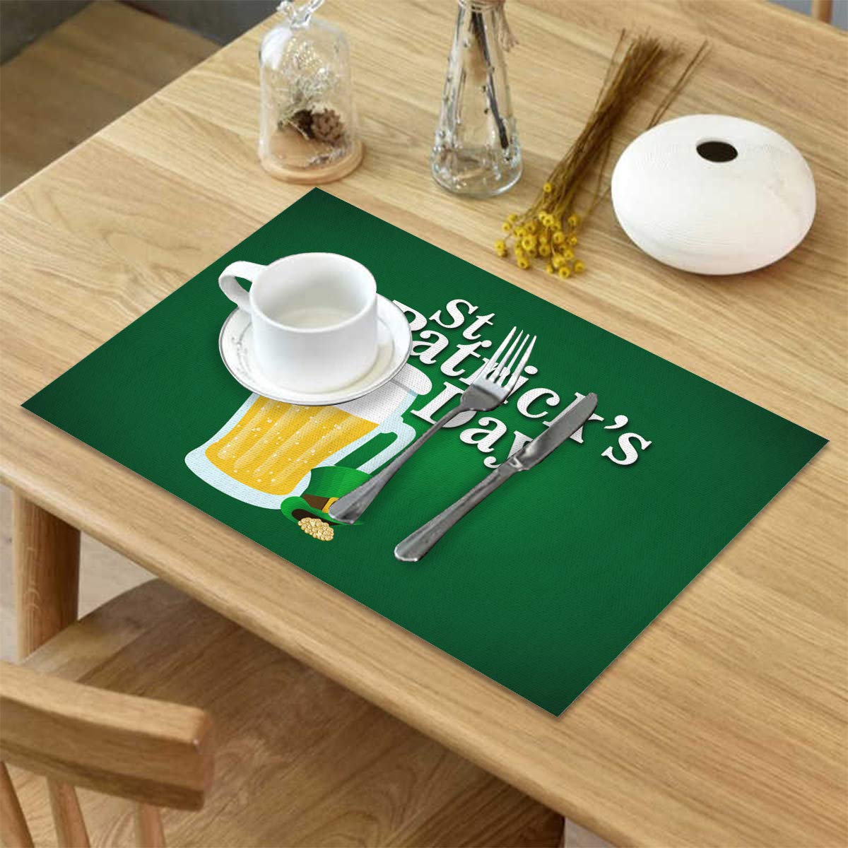 Xspring St. Patrick's Day Beer Hat Placemats Set of 4 - Heat Resistant & Washable Burlap Table Mats for Dining, Round, Patio & Outdoor Tables - Perfect for Irish Themed Parties, Pub Nights & Holiday Decor
