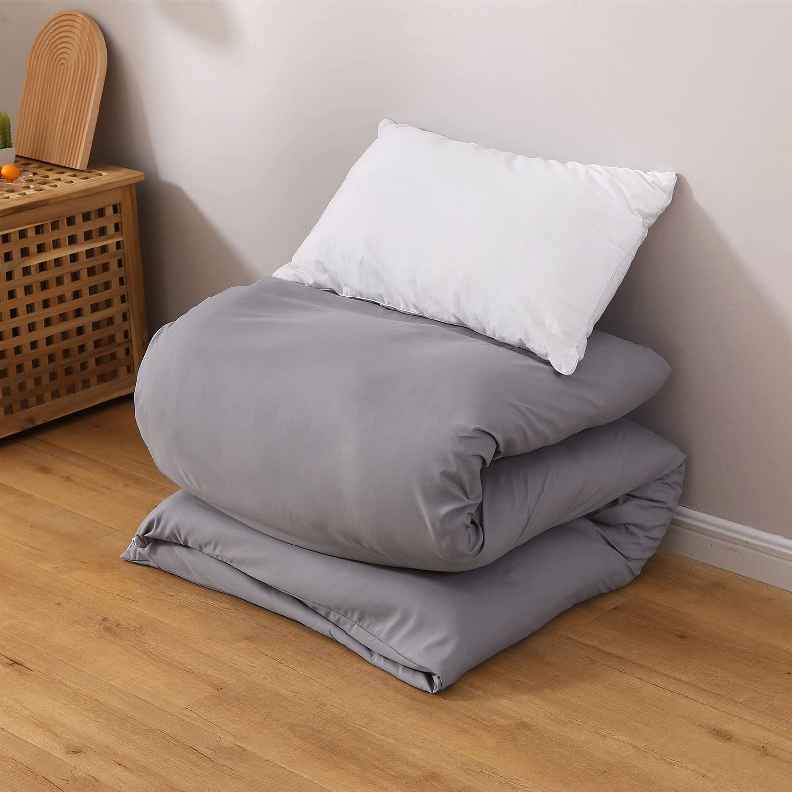 Japanese Futon Mattress Cover - Full/Queen/King/Twin Size Zippered Floor Mattress Protector - Waterproof & Dustproof Sleeping Pad Cover for Bedroom, Dorm, RV, Camping (King Size: 135x200cm/53x79in) - Perfect for Home, Travel & Guest Accommodations