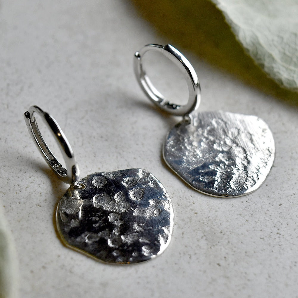 Stylish Silver Huggie Hoop Earrings with Intricate Patterned Drop - Perfect for Everyday Wear & Special Occasions
