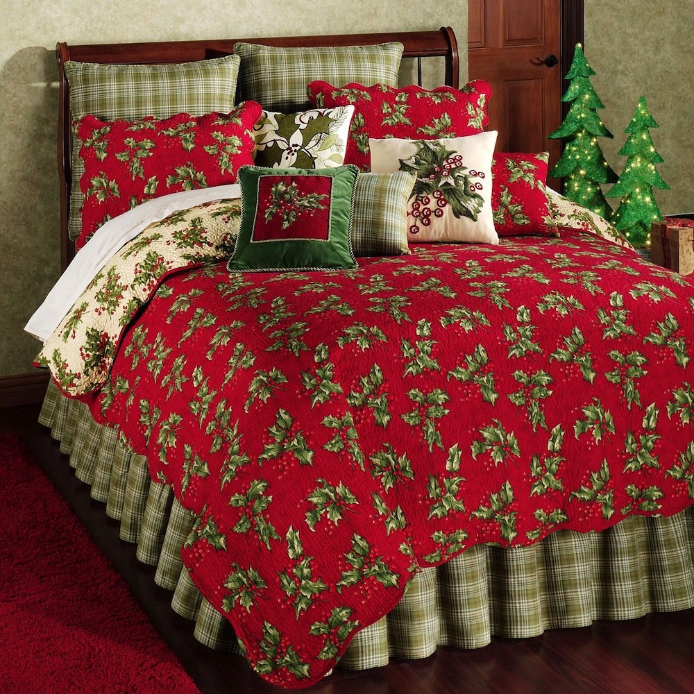 April Cornell Holly Red Full/Queen Quilt - Floral Cotton Bedspread for Cozy Bedroom Decor - Perfect for Guest Rooms, Master Bedrooms & Farmhouse Style Homes