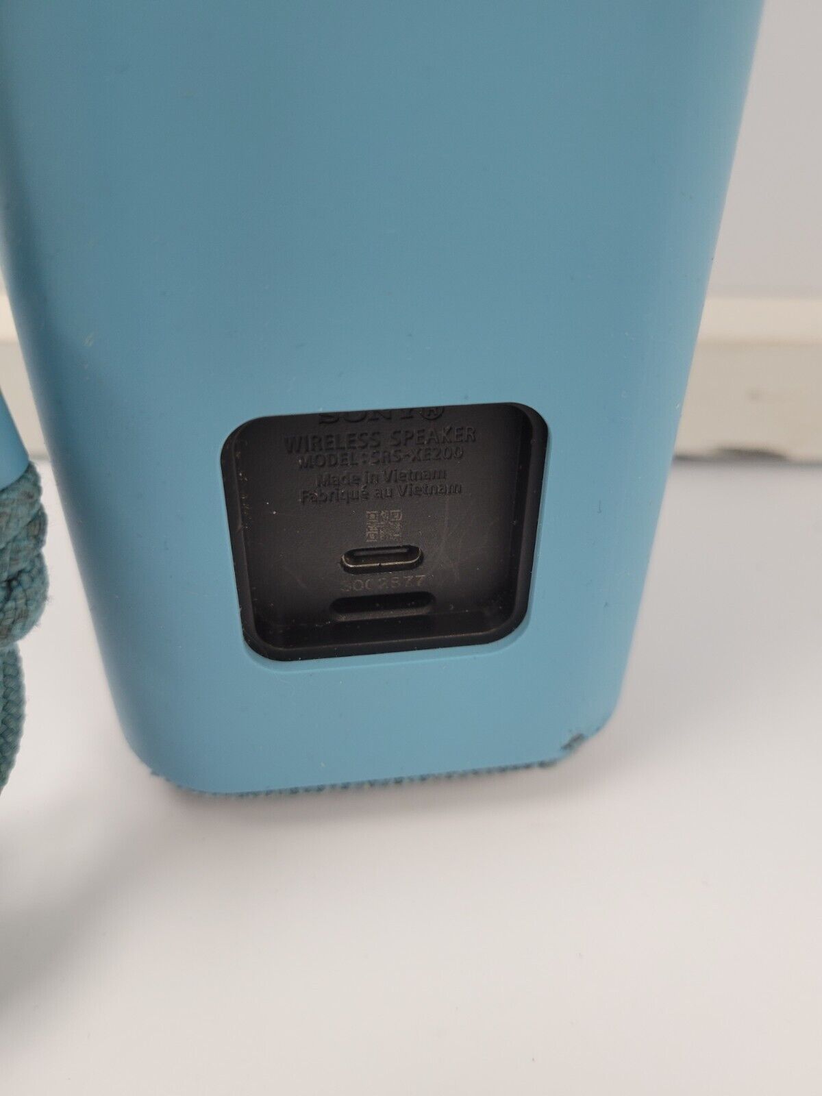 Sony SRS-XE200 Portable Bluetooth Speaker - Wireless Waterproof Outdoor Speaker with Extra Bass, 16H Battery - Perfect for Beach, Pool, Camping & Travel