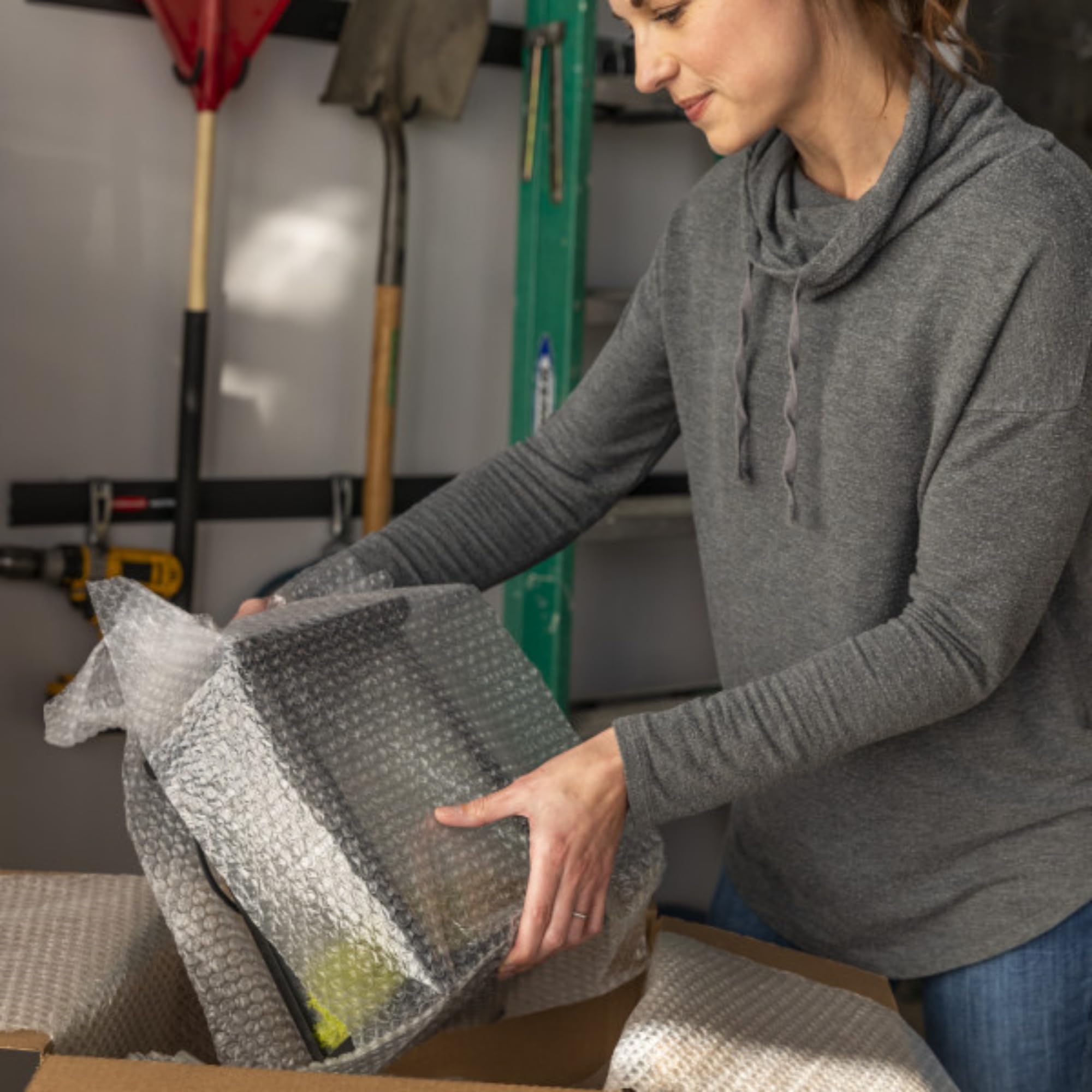 Duck Brand Bubble Wrap Roll - Original Bubble Cushioning for Shipping & Packing - 12