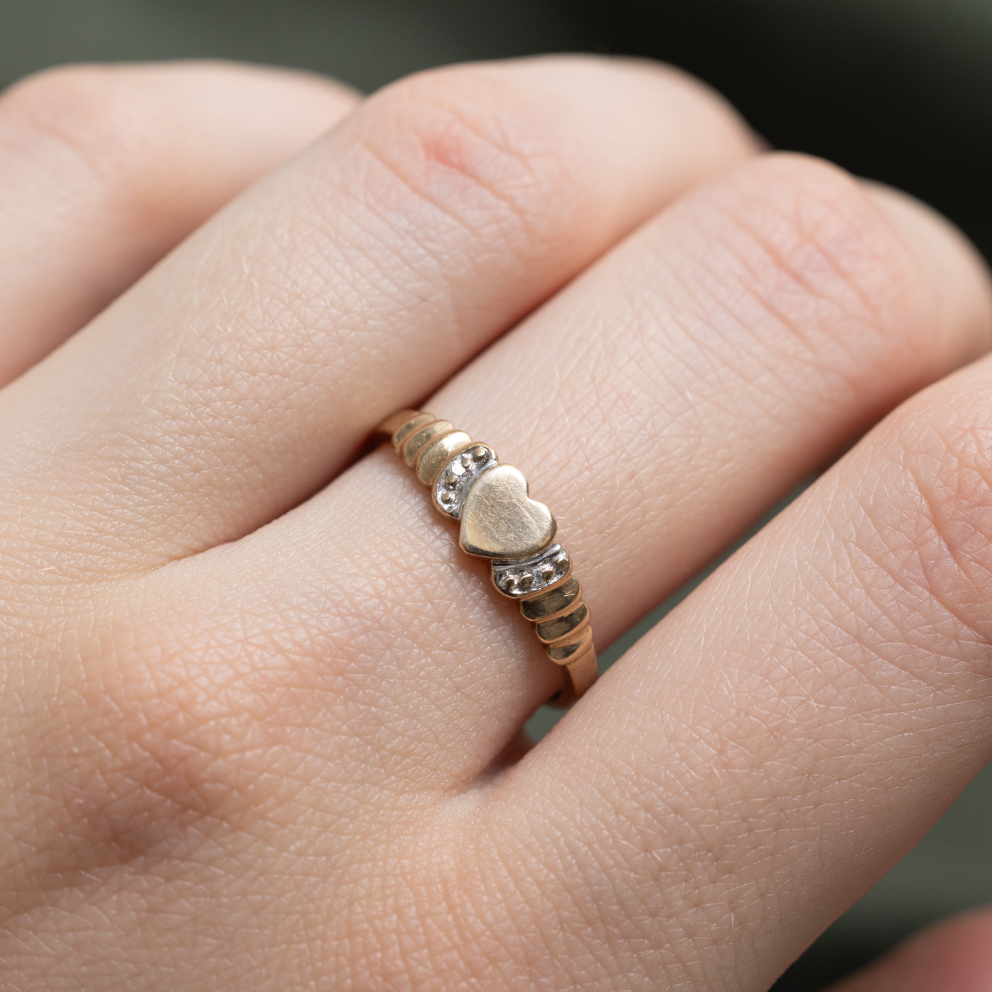 10K Gold Diamond Grooved Heart Ring - 0.015ctw, Size 7 - Perfect for Valentine's Day Gifts, Anniversary Presents & Romantic Occasions