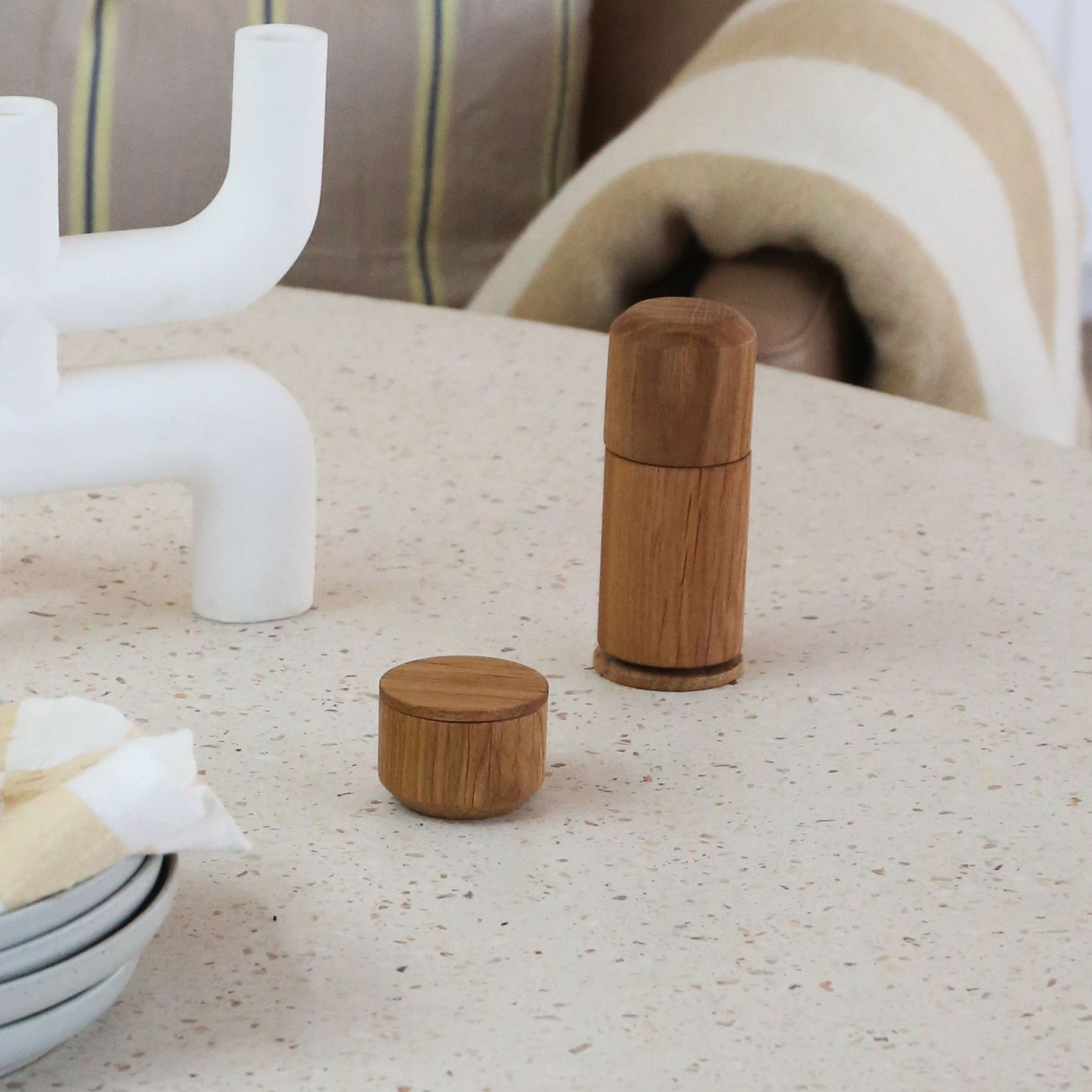EKTA LIVING 'Crush Me' Premium Salt and Pepper Grinder Set - Handcrafted Oiled Oak Wood - Perfect for Kitchen, Dining Table & Gourmet Cooking