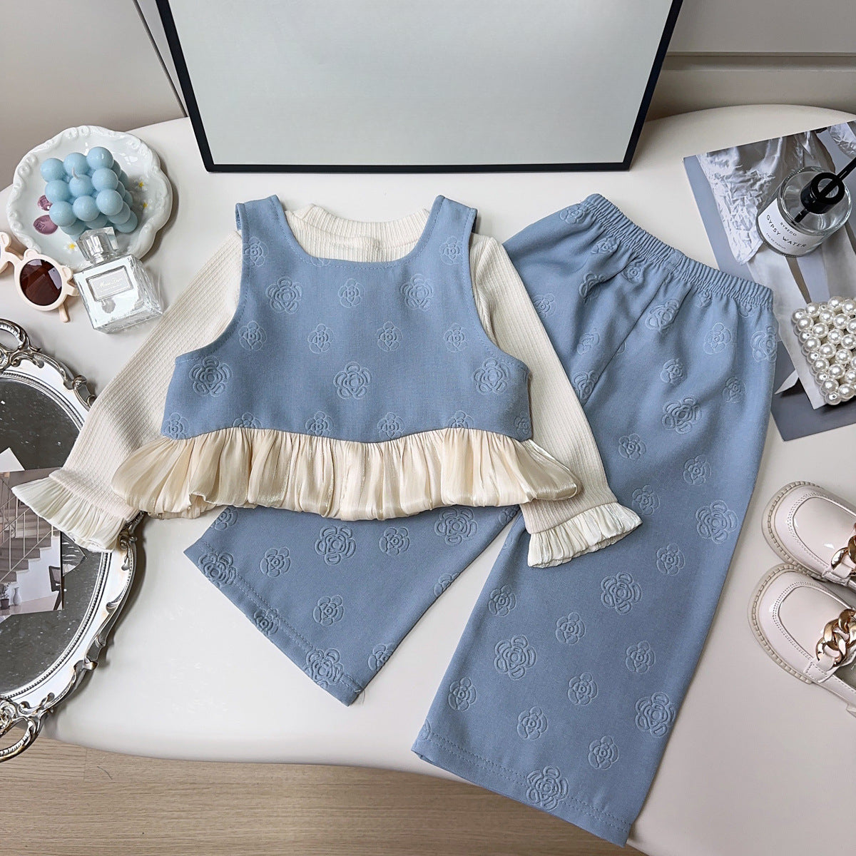 Stylish Girls Sleeveless Vest & Pants 2-Piece Outfit Set - Perfect for Summer Playdates & Casual Wear