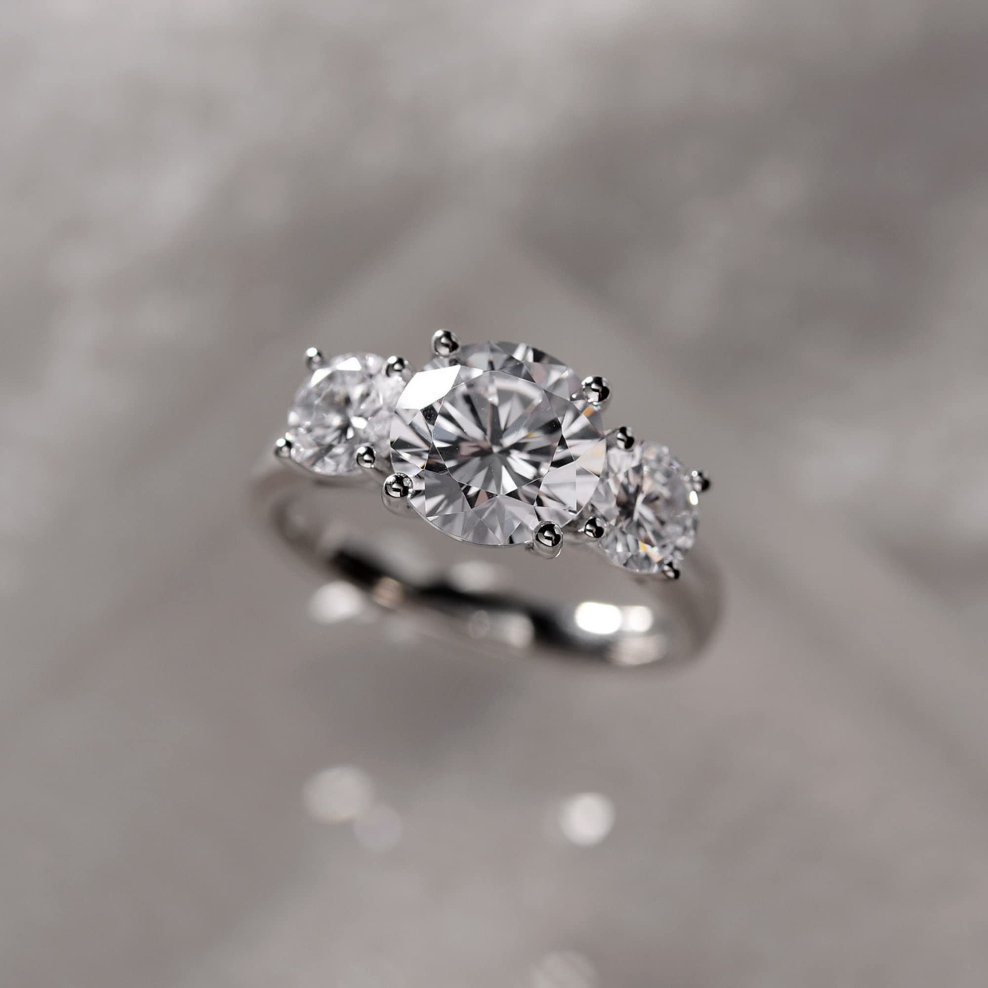 2.66-3ct Moissanite Engagement Ring for Women - 18K White Gold Plated Silver Three Stone Ring, D Color VVS1 Clarity Wedding Band - Perfect for Proposals, Anniversaries & Promise Gifts (Ideal for Romantic Occasions & Special Moments)