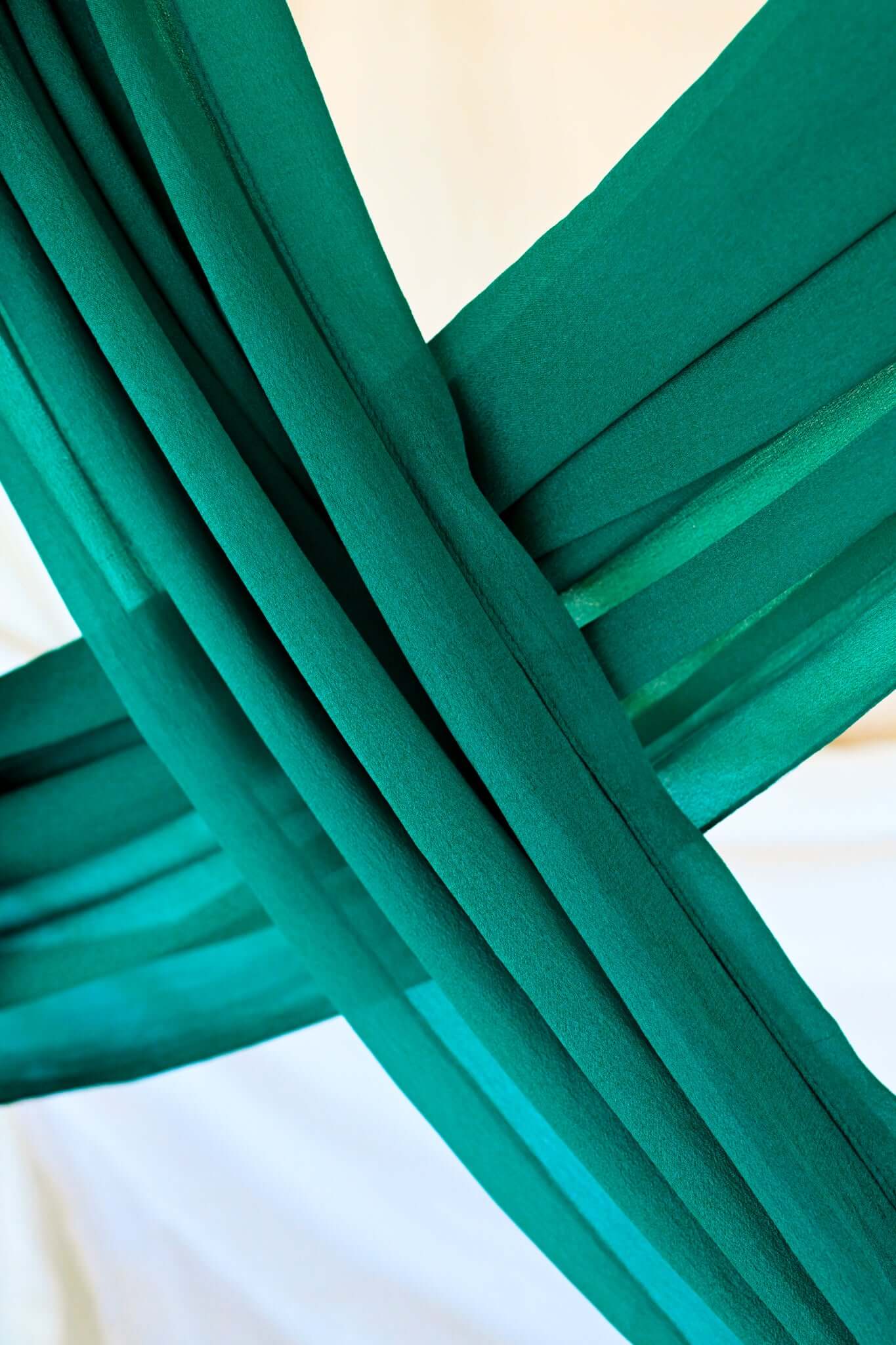 Emerald Green Silk Chiffon Fabric - Premium Quality for Elegant Dresses, Scarves & Home Decor | Perfect for Evening Gowns, Bridal Wear & DIY Fashion Projects