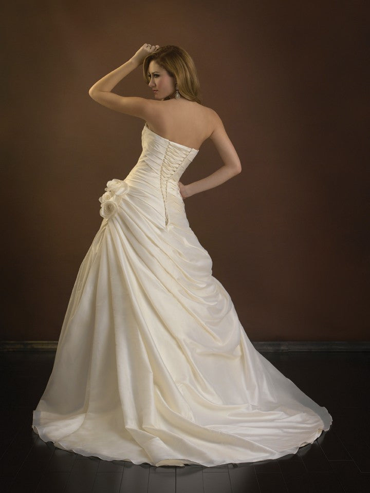 Allure Bridal P862X Wedding Gown - Elegant Lace Bridal Dress for Church Ceremony & Formal Reception