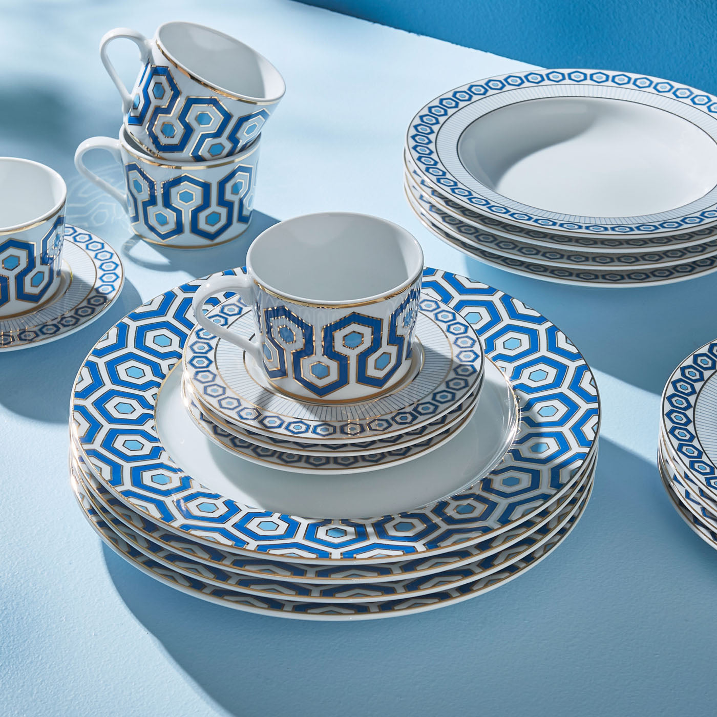 Premium Newport Soup Bowls Set - 4 Pack Ceramic Bowls with Lids for Soup, Salad, Cereal & Dessert - Microwave & Dishwasher Safe - Perfect for Home, Restaurant & Gifting