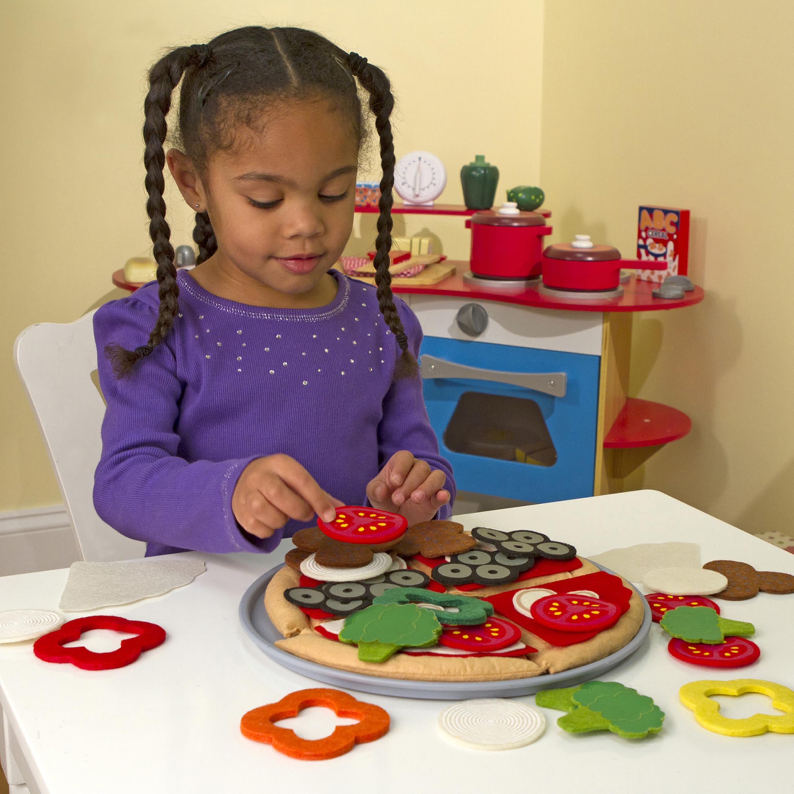 Melissa & Doug Felt Food Mix 'n Match Pizza Play Set (40 Pieces) - Pretend Play Pizza Toy for Kids Ages 2+, Educational Kitchen Toy for Toddlers - Perfect for Imaginative Play, Birthday Gifts & Preschool Learning Activities