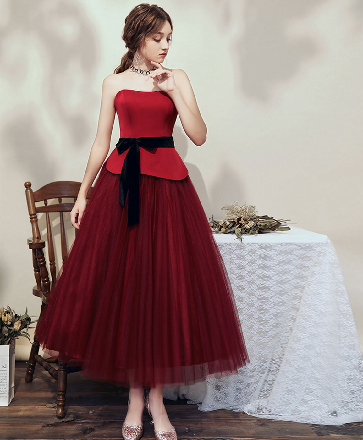 Elegant Burgundy Tulle Tea-Length Prom Dress for Bridesmaids - Perfect for Homecoming, Weddings & Formal Events