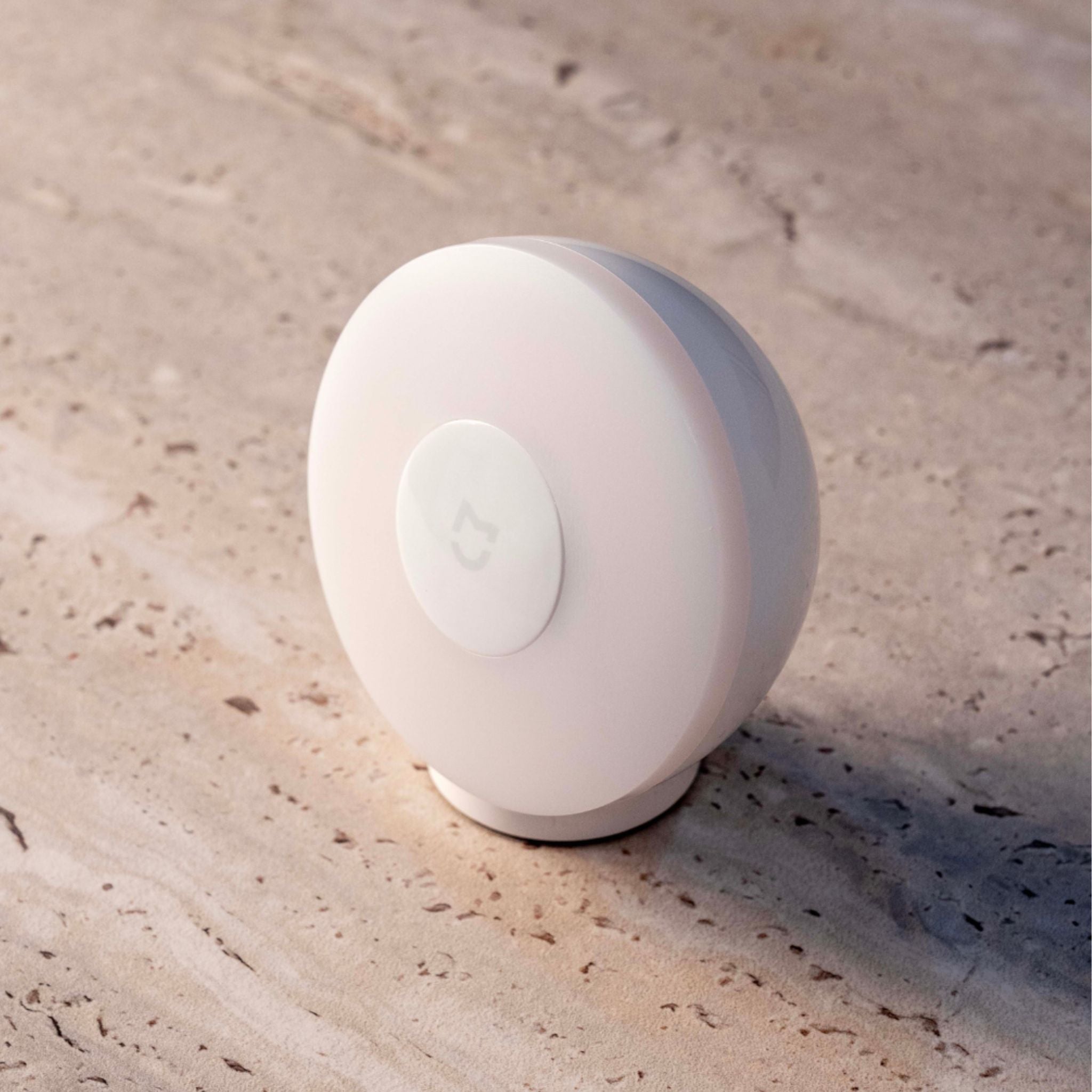 DESIGNSTUFF Motion Sensor Night Light - Battery Operated, Wireless LED Nightlight for Bedroom, Hallway, Bathroom - Auto On/Off, Soft White Glow for Safe Night Navigation