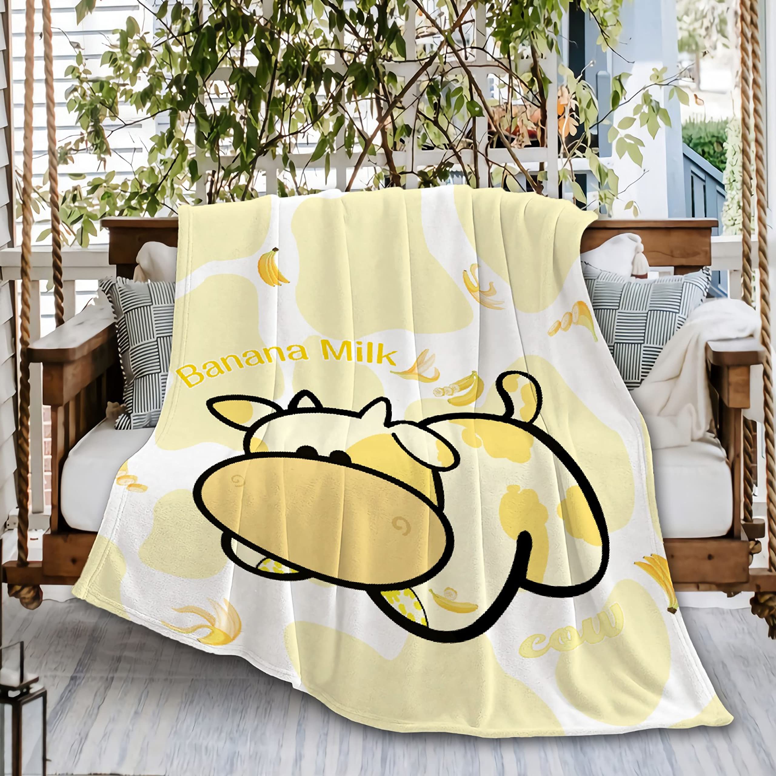 Ultra Soft Flannel Fleece Throw Blanket - Banana Milk Cow Yellow Microfiber Comforter for Couch, Bed & Outdoor Use - Extra Large 120x90 Inches Overking Size - Perfect for Beach Picnics, Camping, Movie Nights & Family Gatherings