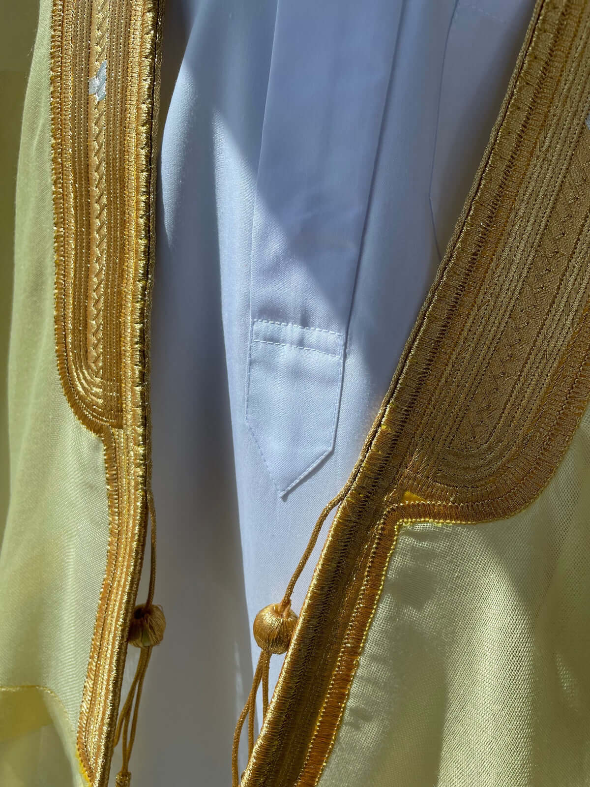 Yellow Kids Bisht - Traditional Arabic Cloak for Boys & Girls - Perfect for Eid, Weddings & Special Occasions