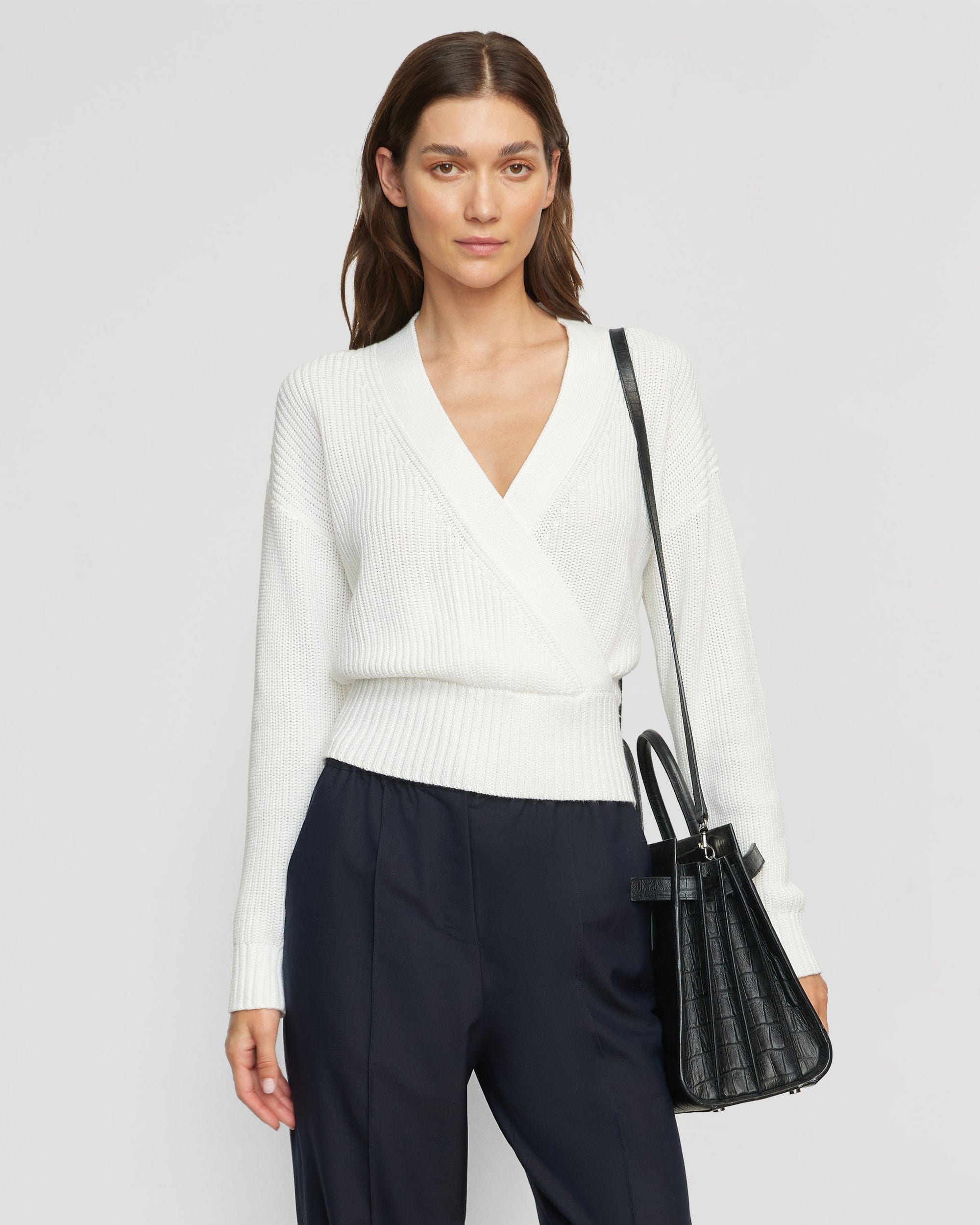 Stylish Maren Cropped V-Neck Sweater for Women | Trendy Casual Pullover | Perfect for Fall Outfits & Date Nights