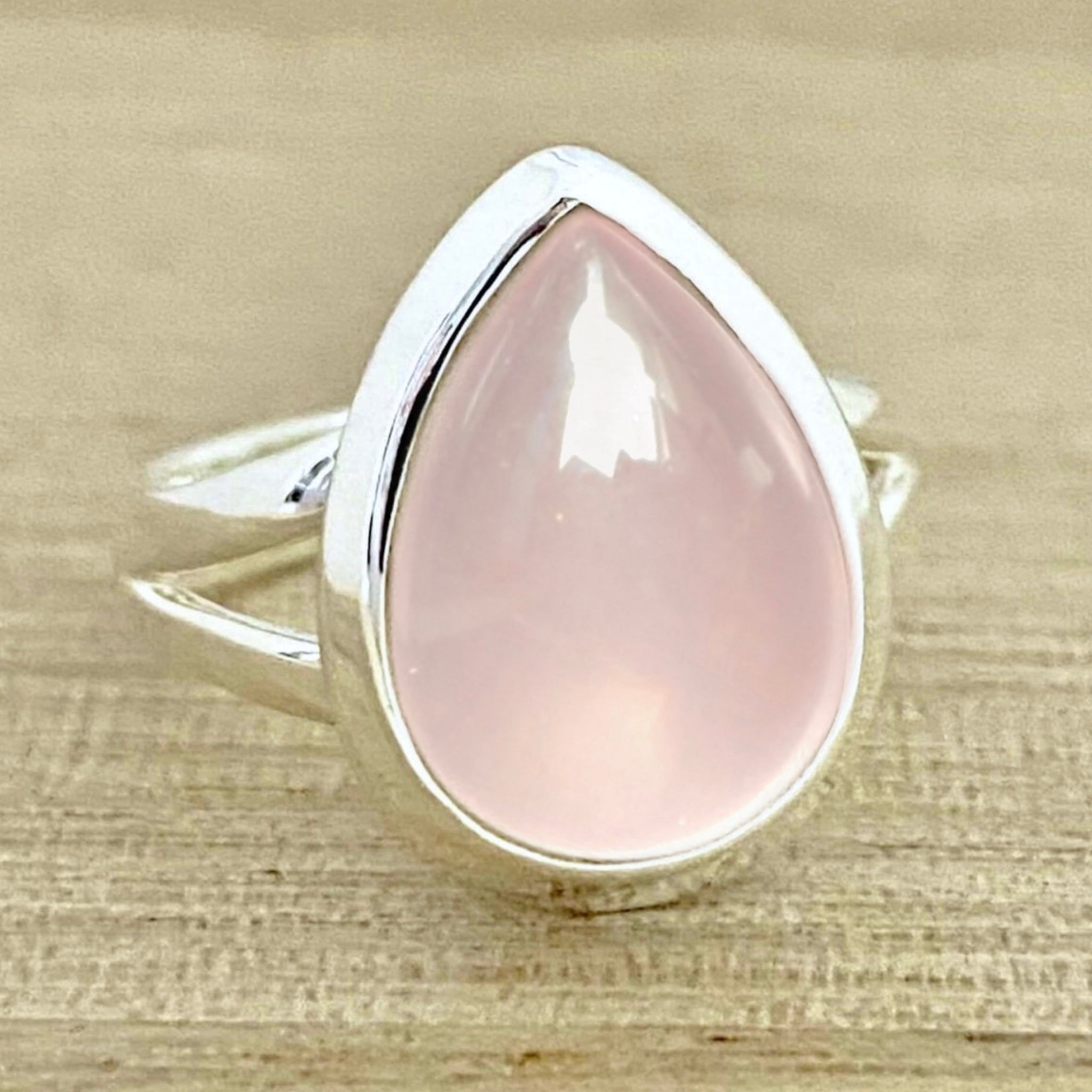 Elegant Rose Quartz Ring for Women - Classic Chic Raindrop Design - Perfect for Everyday Wear, Gift Giving & Spiritual Healing