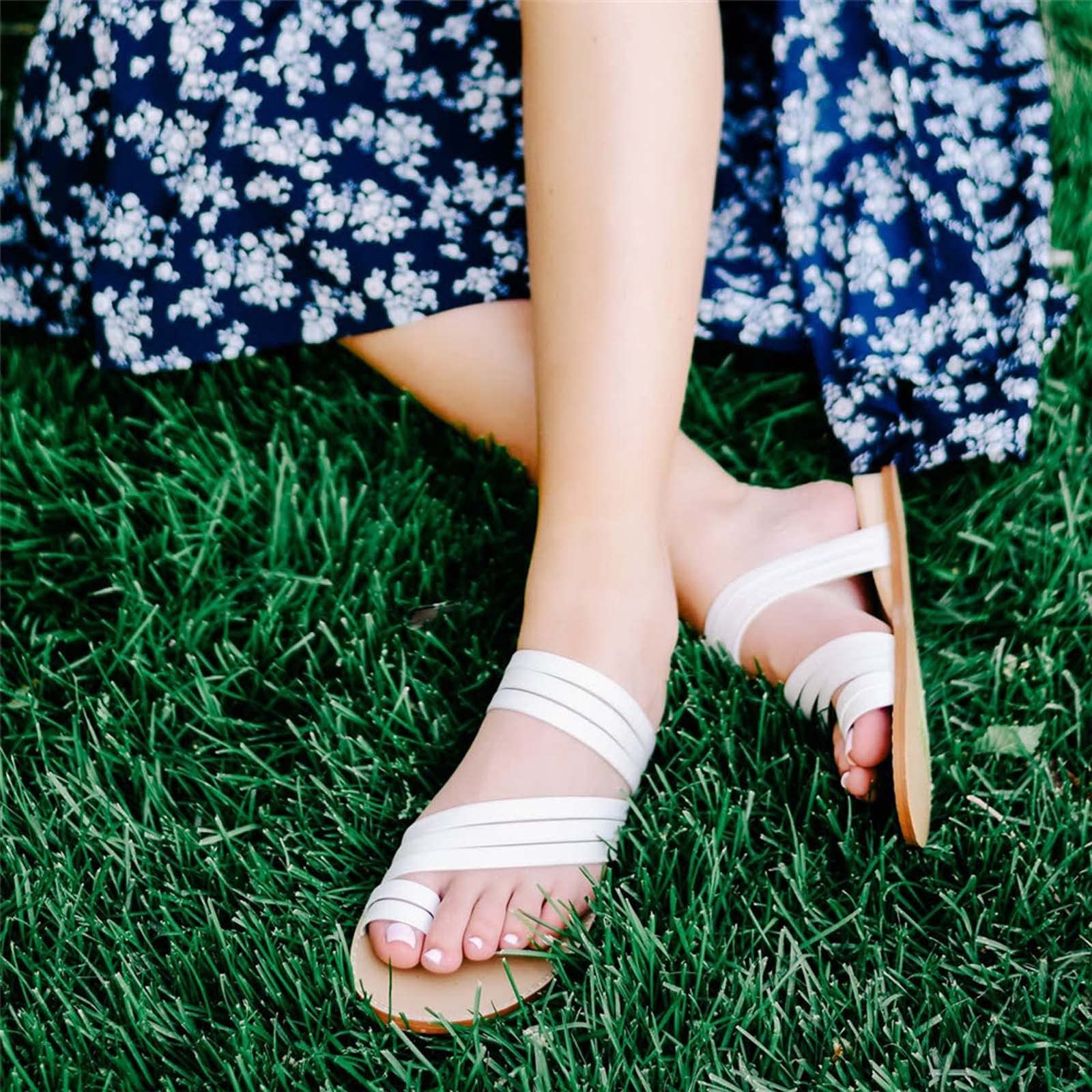 Women's Clip Toe Flat Sandals - Summer Casual Slip-On Flip Flops with Toe Ring Straps - Lightweight Comfortable Roman Shoes for Beach, Travel & Everyday Wear