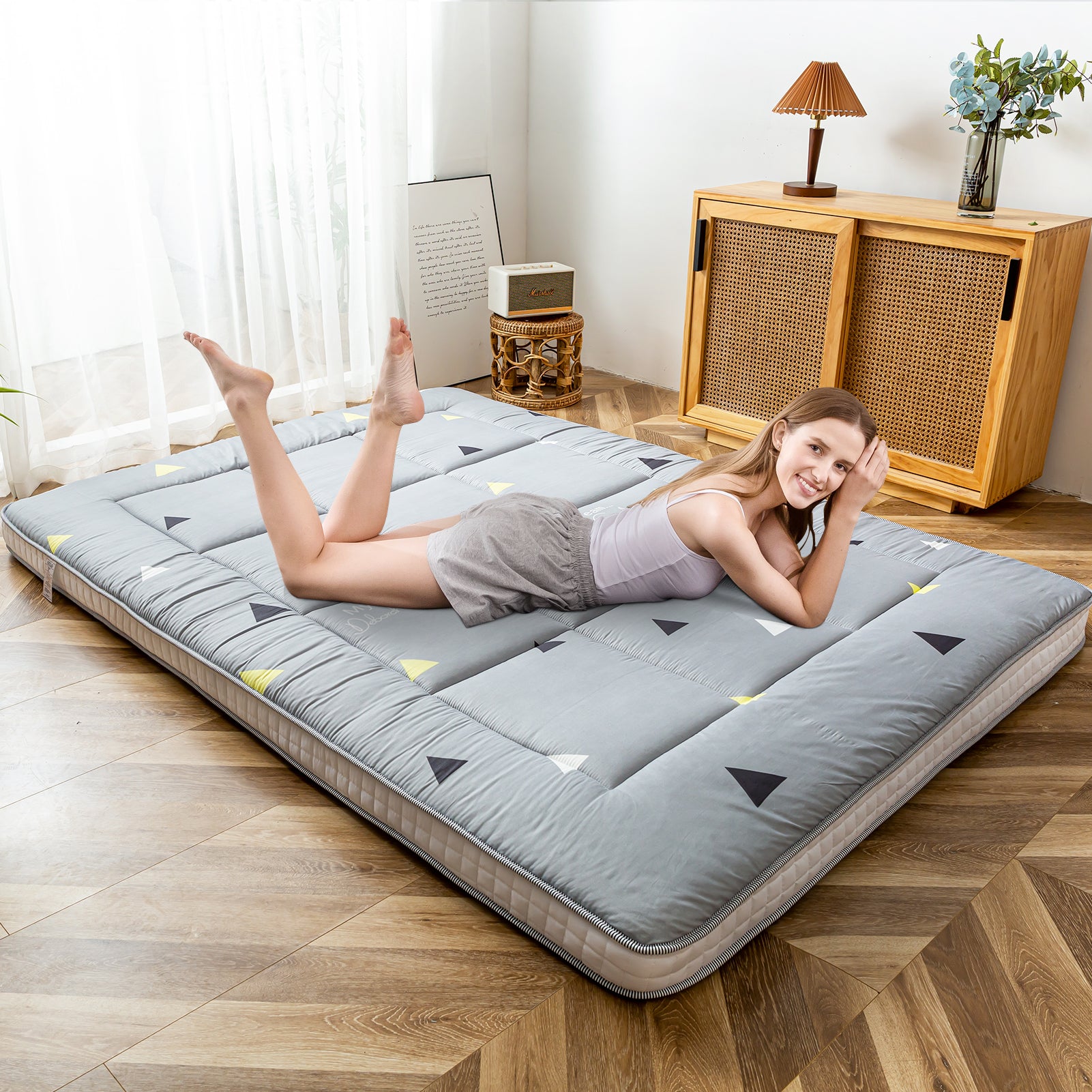 MAXYOYO Extra Thick Japanese Floor Mattress - Grey Triangle Futon Mattress for Adults, Foldable Sleeping Pad for Guest Bed, Camping & Home Use