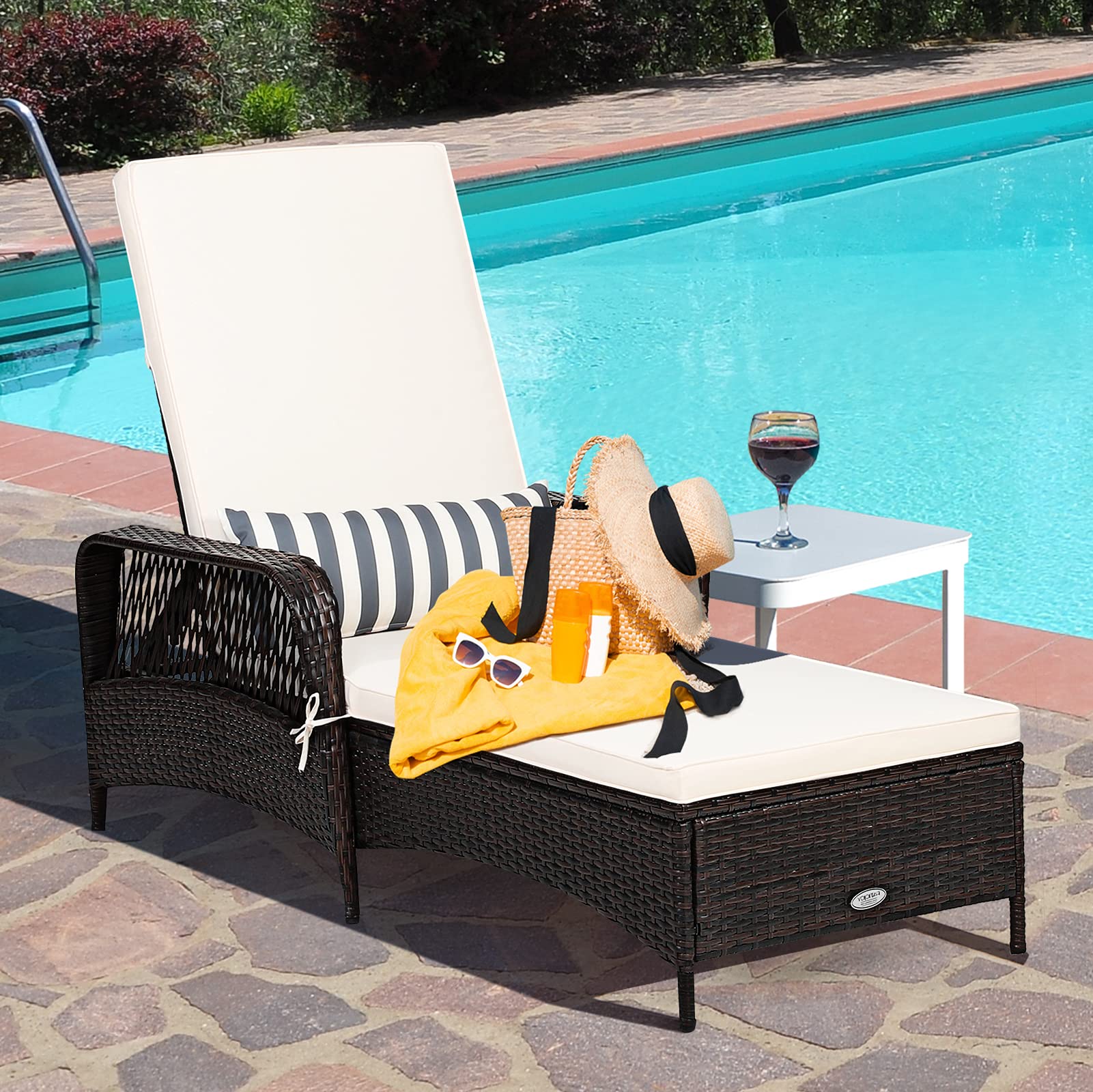 Hysache Patio Wicker Lounge Chair with Adjustable Backrest & Soft Cushion - Rattan Recliner for Poolside, Backyard, Balcony - Outdoor Relaxation & Sunbathing