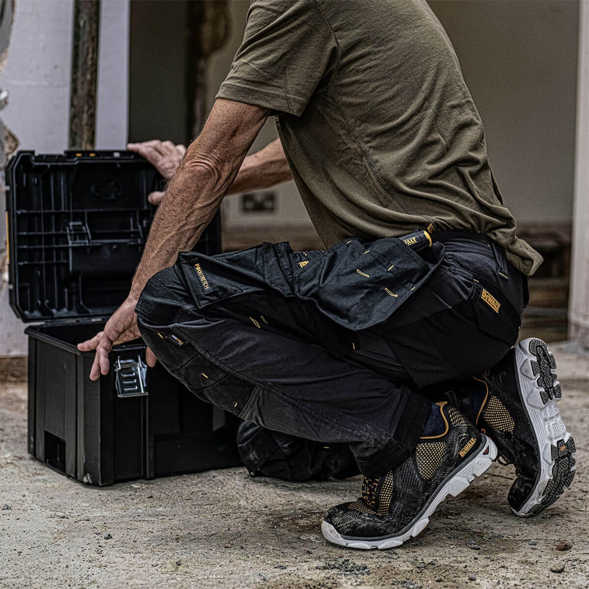 DEWALT Memphis Men’s Pro-Stretch Utility Cargo Work Pants - Regular Fit with Holster Pocket | Durable & Comfortable for Construction, Carpentry & Outdoor Jobs