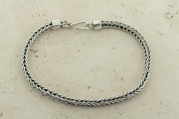 Elegant Narrow Link Bracelet for Women - Dainty Gold & Silver Chain Bracelet for Everyday Wear | Perfect for Office, Date Night & Casual Outfits