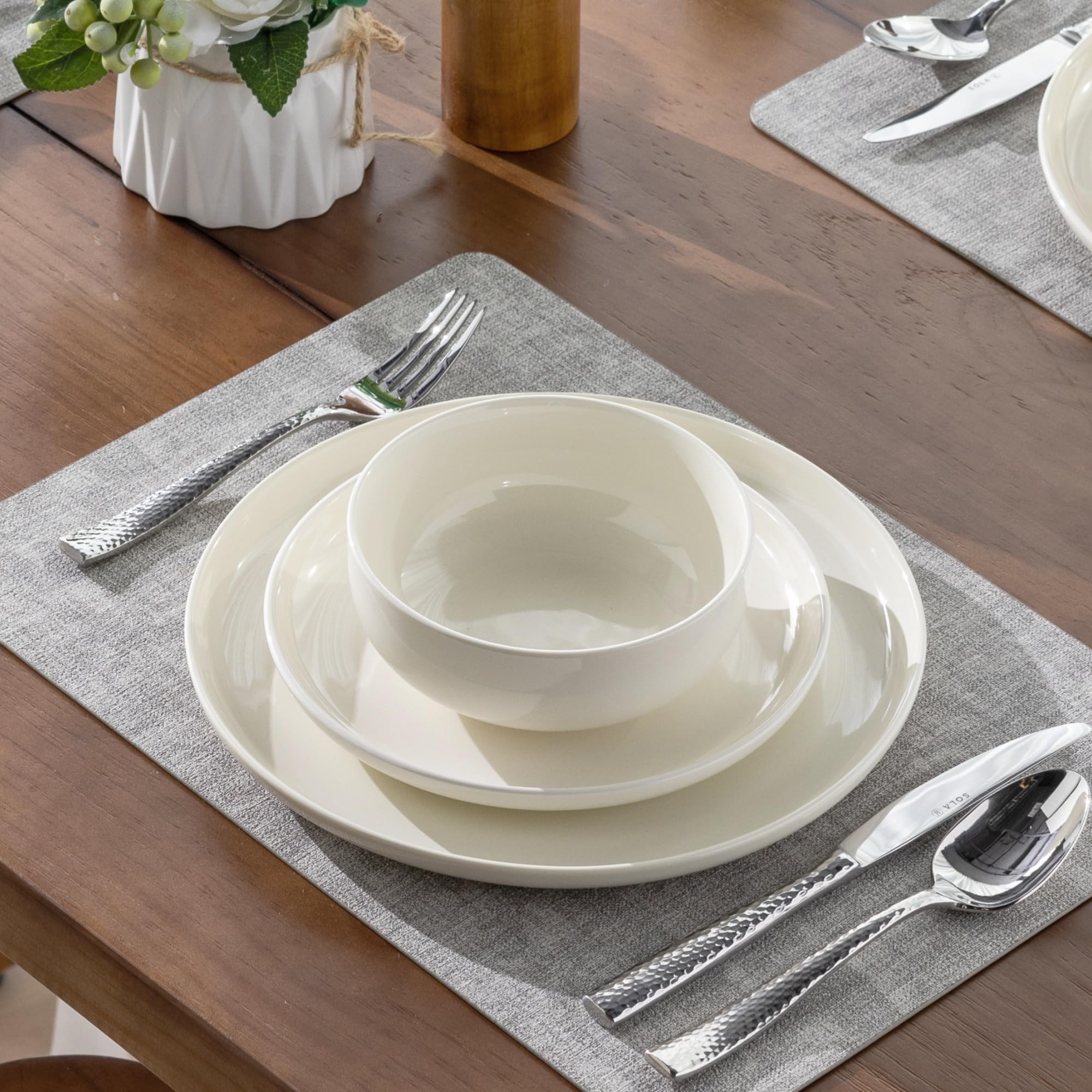 AmorArc 6-Piece Ceramic Dinnerware Set - Porcelain Plates & Bowls, Scratch Resistant, Dishwasher & Microwave Safe - Elegant Tableware for Family Dinners, Parties & Restaurants