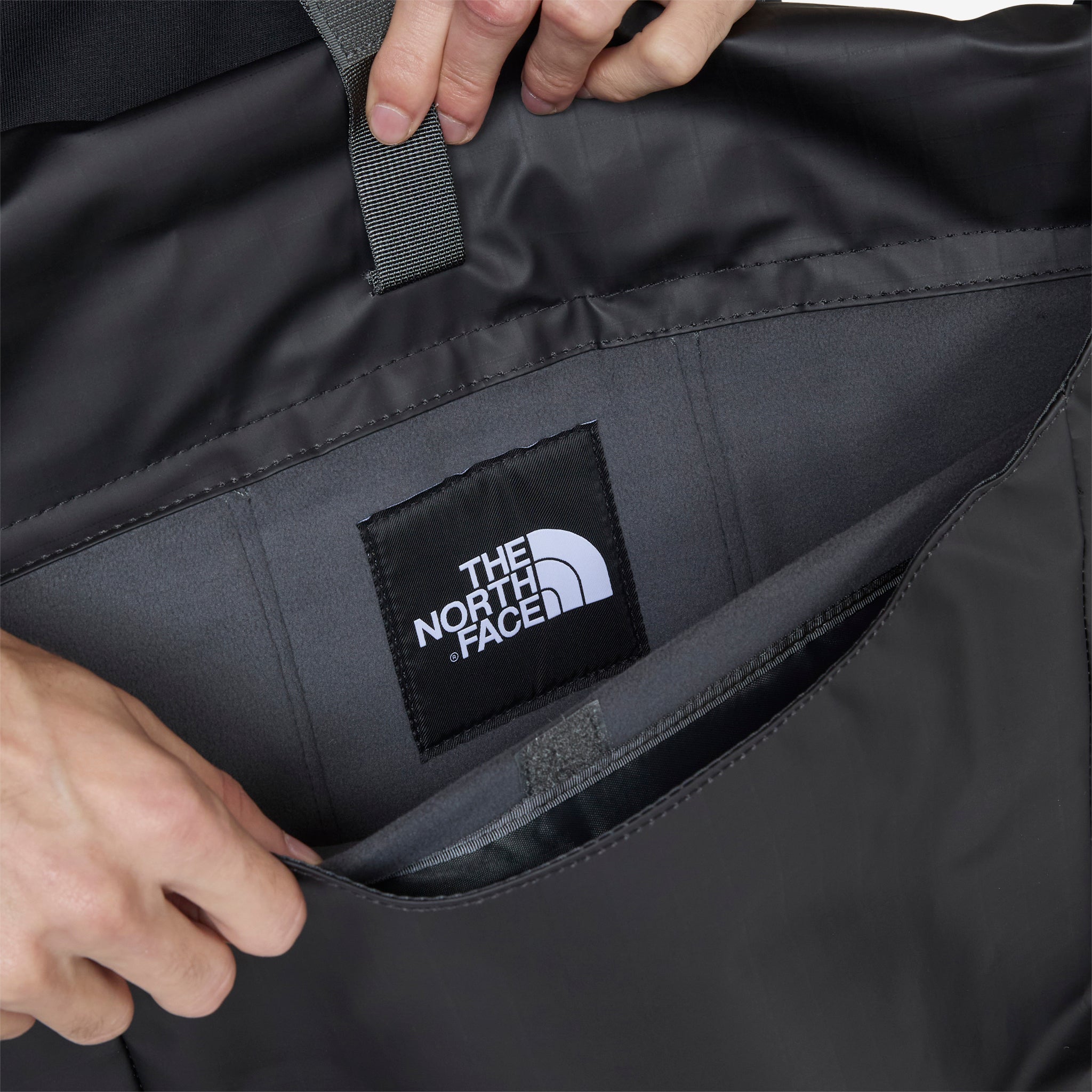 Base Camp Voyager Messenger Bag by The North Face - Durable & Stylish for Commuting, Travel & Work (Black & White Options) - Perfect for Urban Adventures & Daily Use