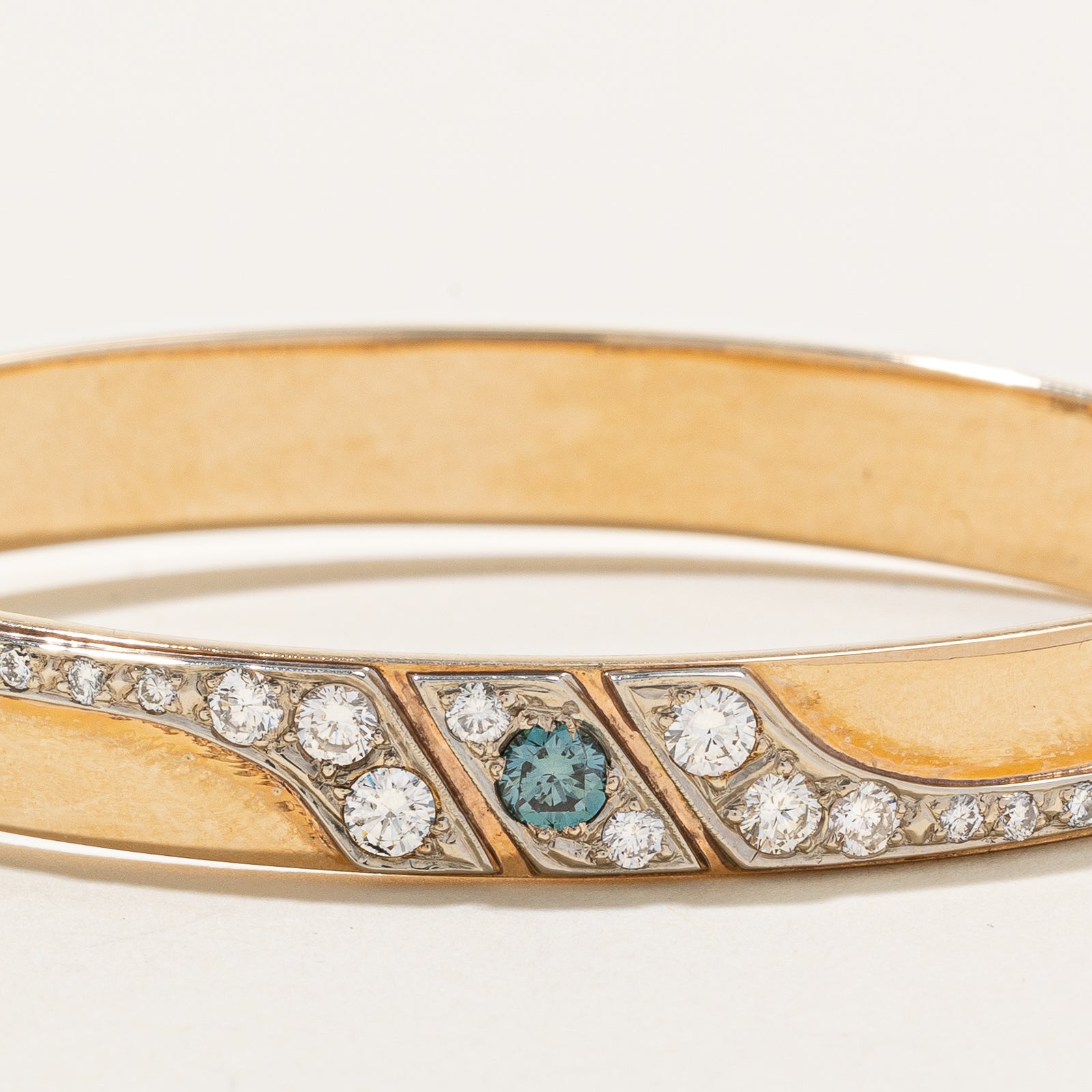 10K White Gold Blue & White Diamond Bangle Bracelet - 1.09ctw Total Weight - 6.5
