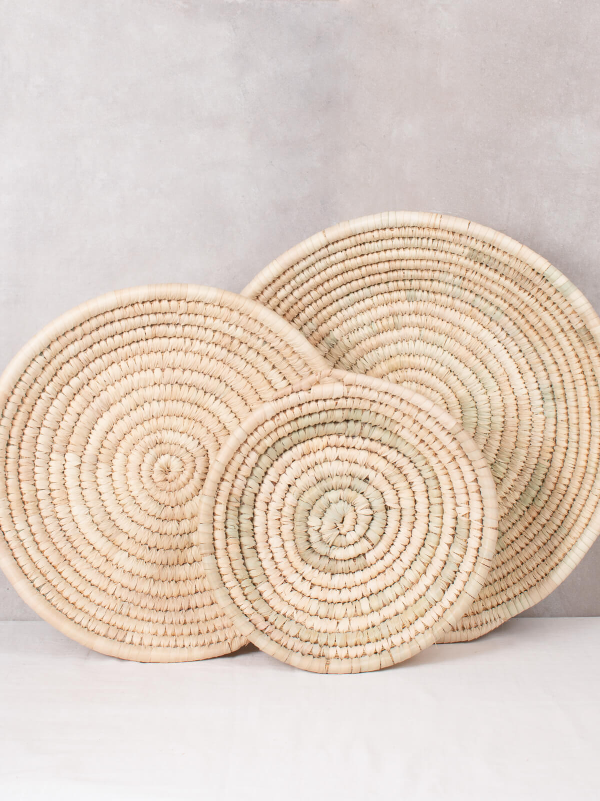 Eco-Friendly Palm Leaf Woven Plates - Biodegradable Dinnerware Set for Parties, Picnics & Sustainable Living | Natural Disposable Plates for Weddings, BBQ & Outdoor Dining